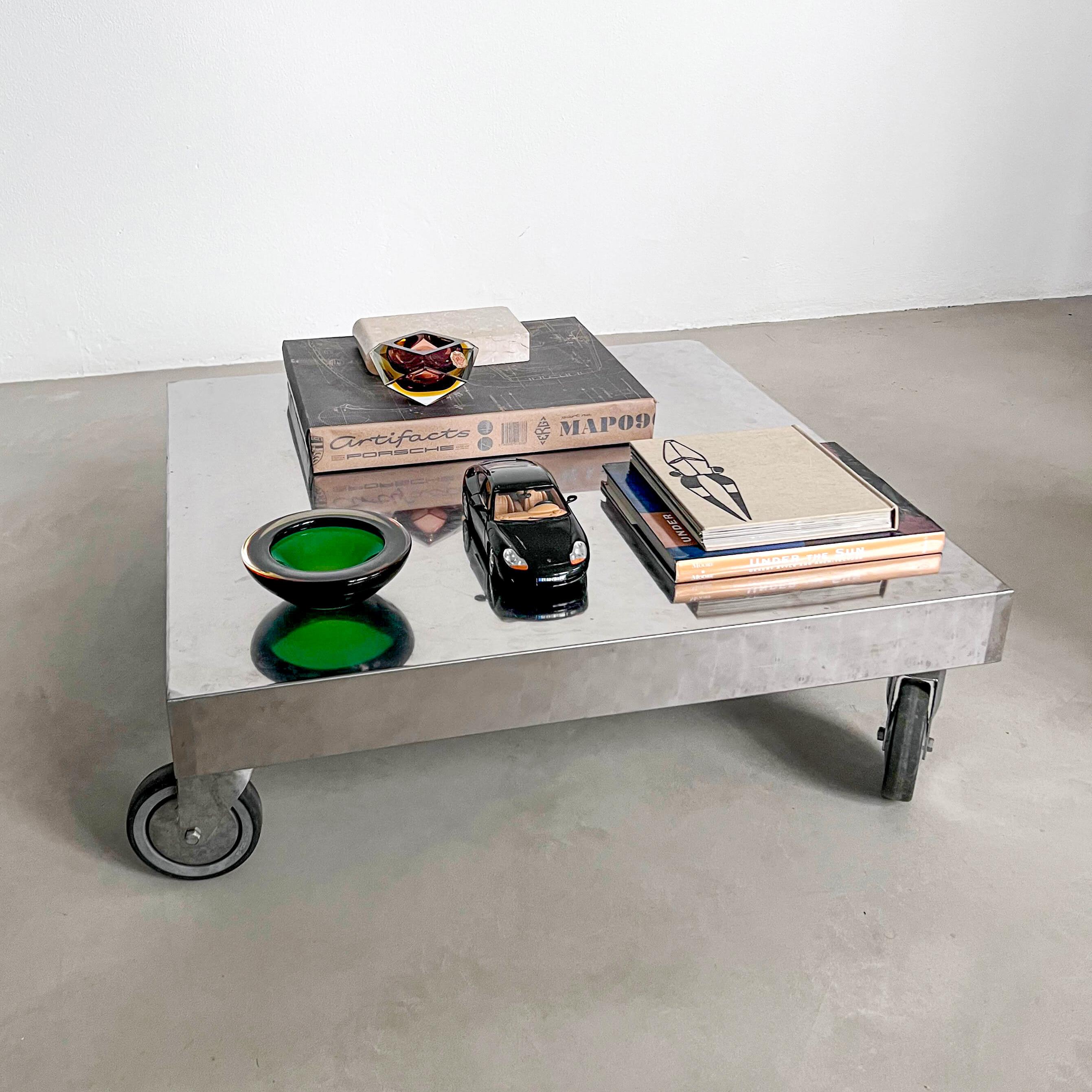 Contemporary Industrial Coffee Table, Stainless Steel, with Wheels In Good Condition For Sale In Milan, IT