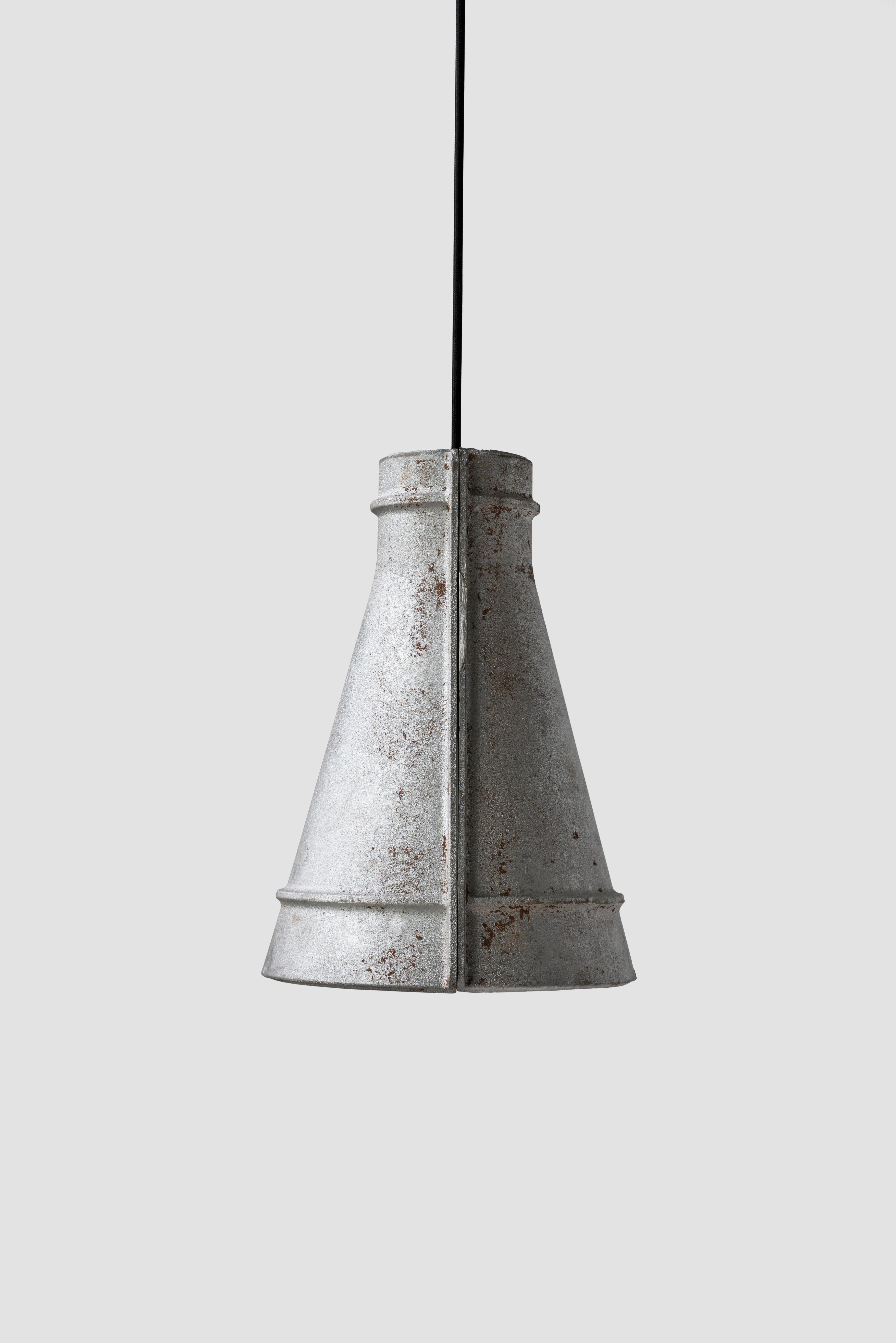 Contemporary Industrial Pendant Lamp 'Zero' in Aluminum 'Medium' In New Condition For Sale In Paris, FR