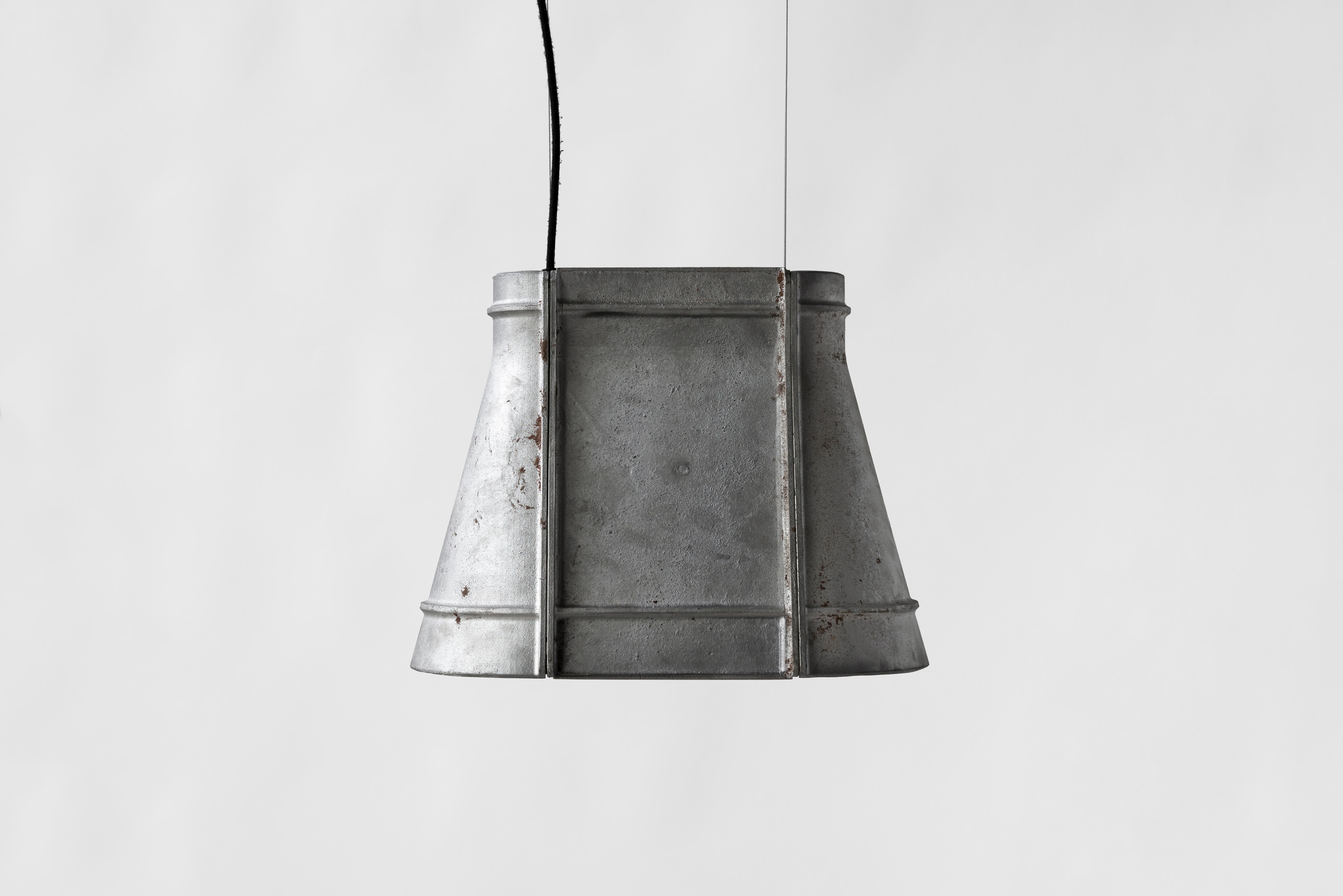 Lampe suspendue industrielle contemporaineZERO en aluminium « Small » (petit) Neuf - En vente à Paris, FR