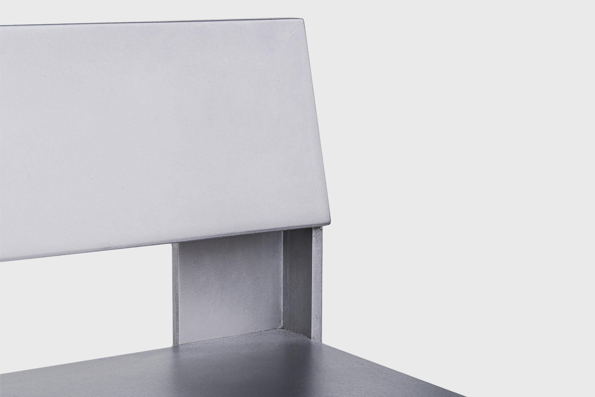 XXIe siècle et contemporain Chaise industrielle contemporaine en métal ciré de l'aluminium, modèle LAC, Johan Viladrich en vente
