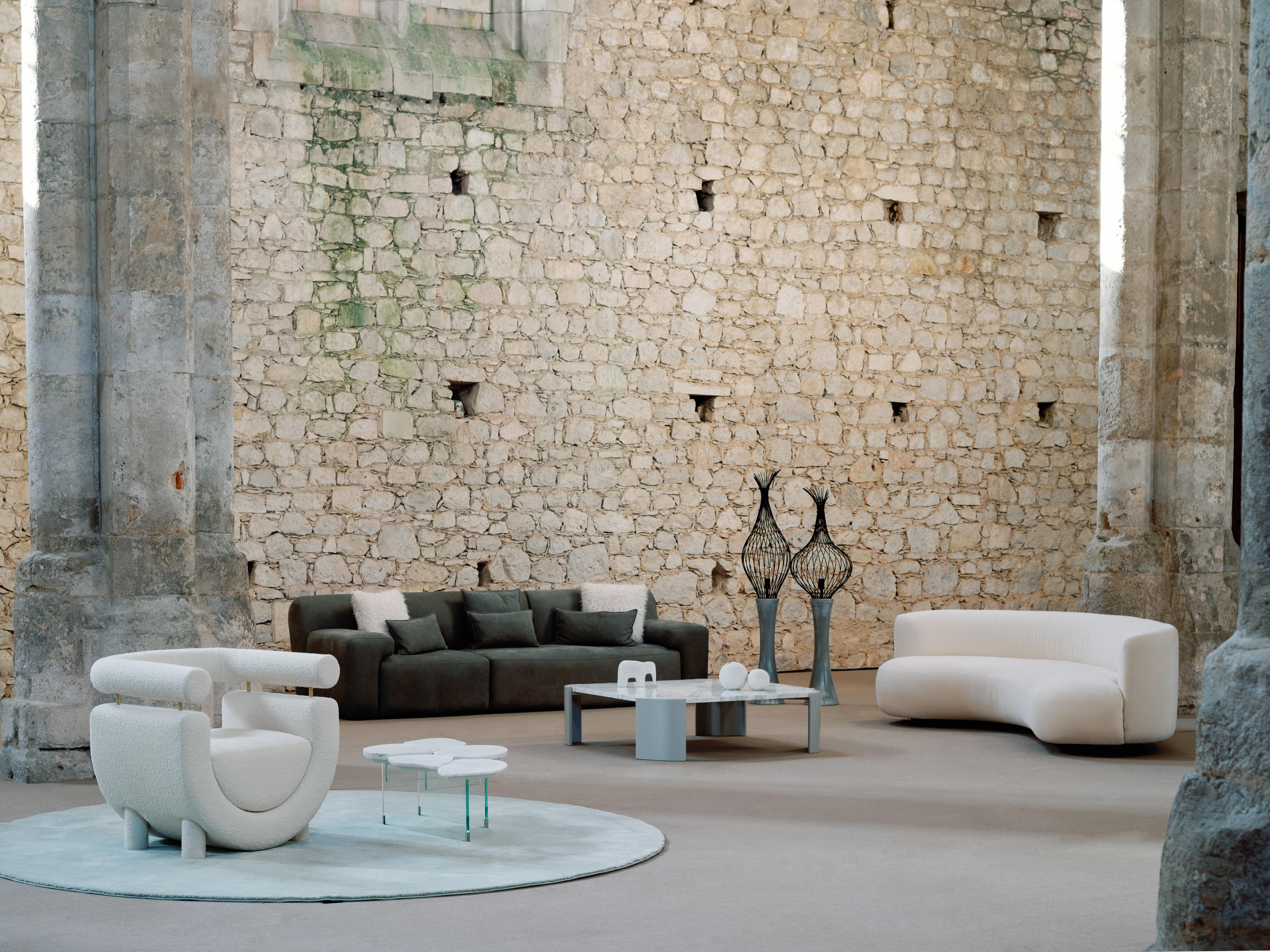Laiton Table basse contemporaine Infinity en marbre Calacatta fait main par Greenapple en vente