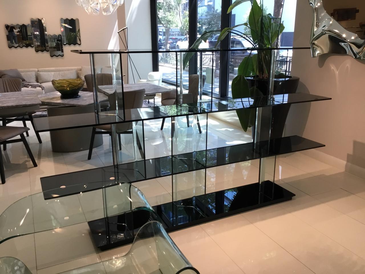 Contemporary Inori Glass Bookcase by Setsu & Shinobu Ito for Fiam Italia In Good Condition For Sale In Chicago, IL