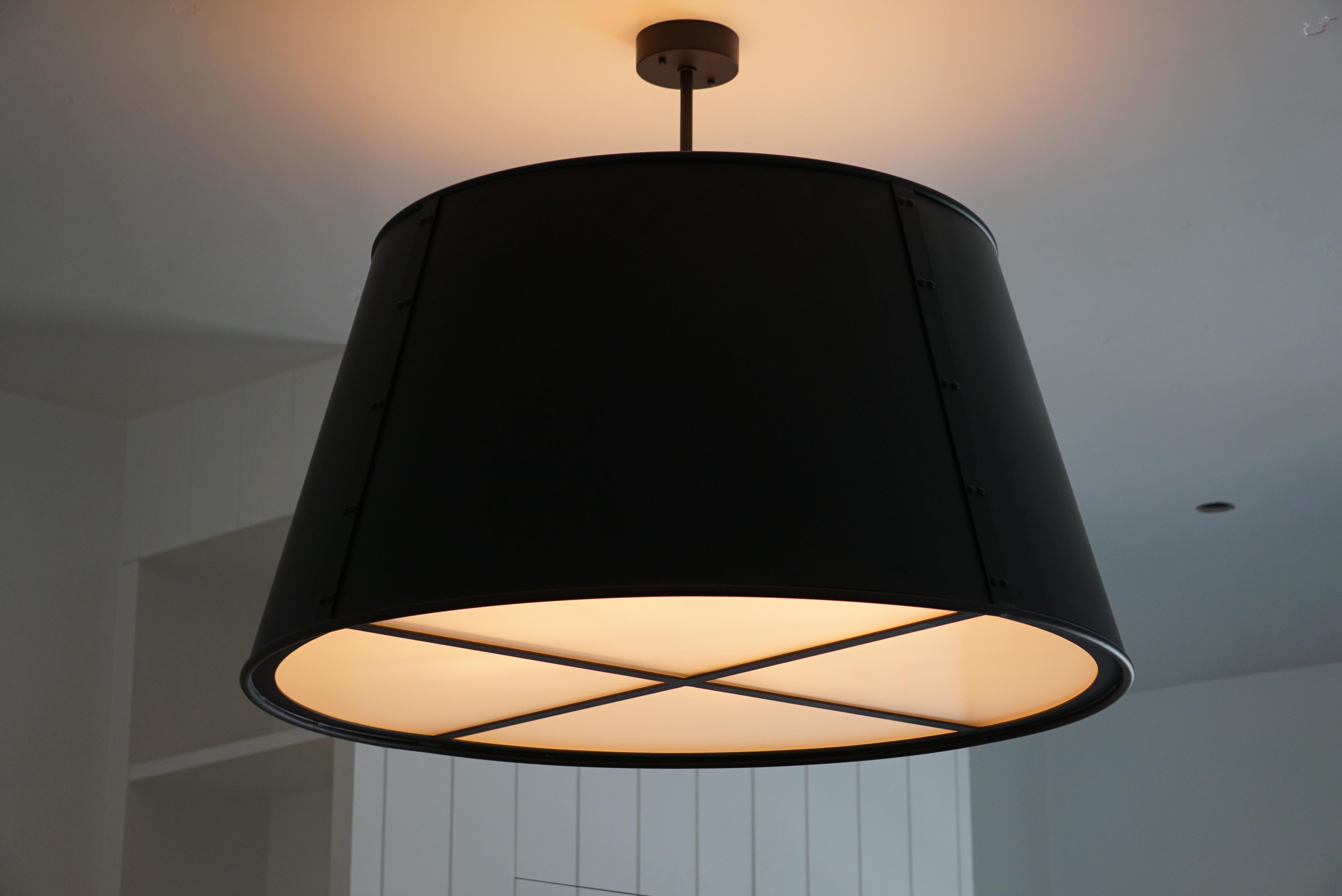 Contemporary Interior Drum Shade Pendelleuchte, Stephen Shadley design, Schwarz  (amerikanisch) im Angebot