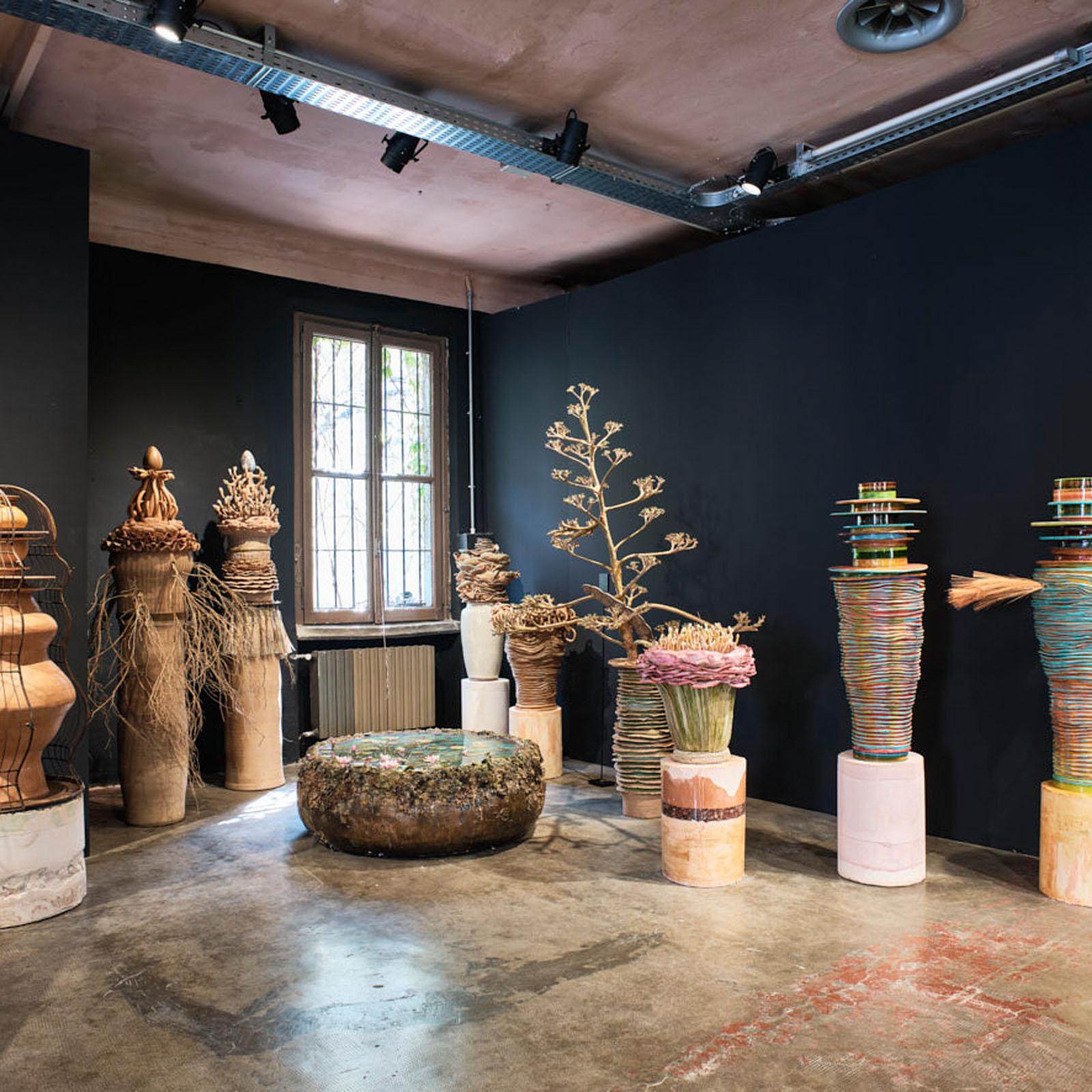 Totem contemporaneo in ferro, radici e terracotta di Manu Crotti In condizioni Nuovo in vendita a Milan, IT