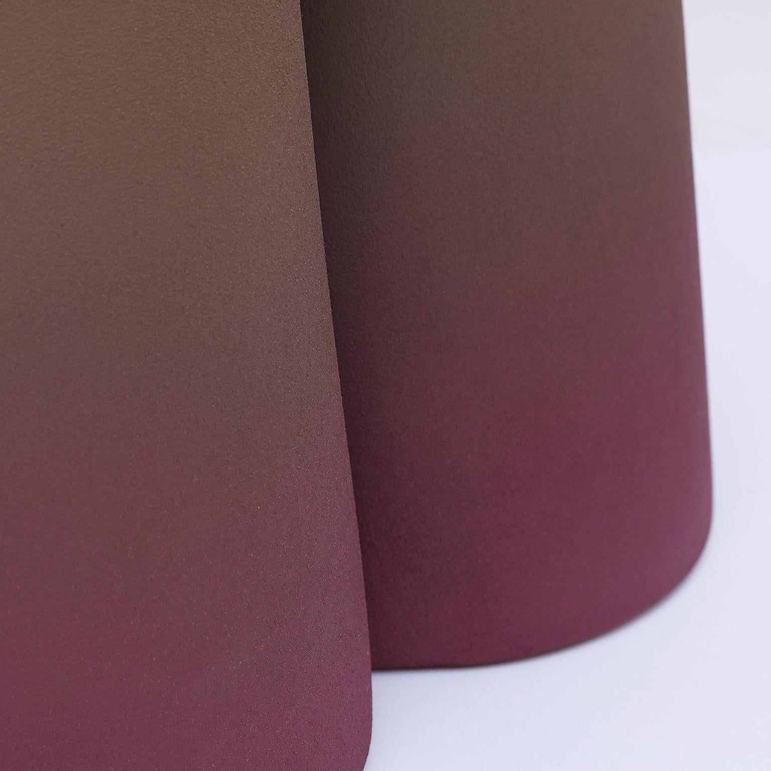 Moderne Table basse contemporaine Isola violette en céramique  en vente