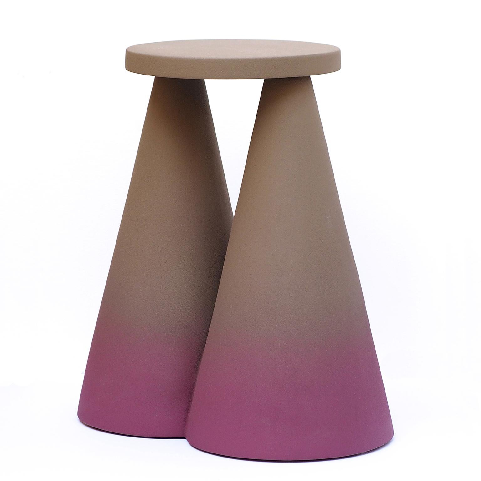 Contemporary Isola Purple Coffee Table in Ceramic  For Sale 1