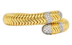 Contemporary Italian 1.90 Carat Diamond 18 Karat Two-Tone Gold Flex Bracelet