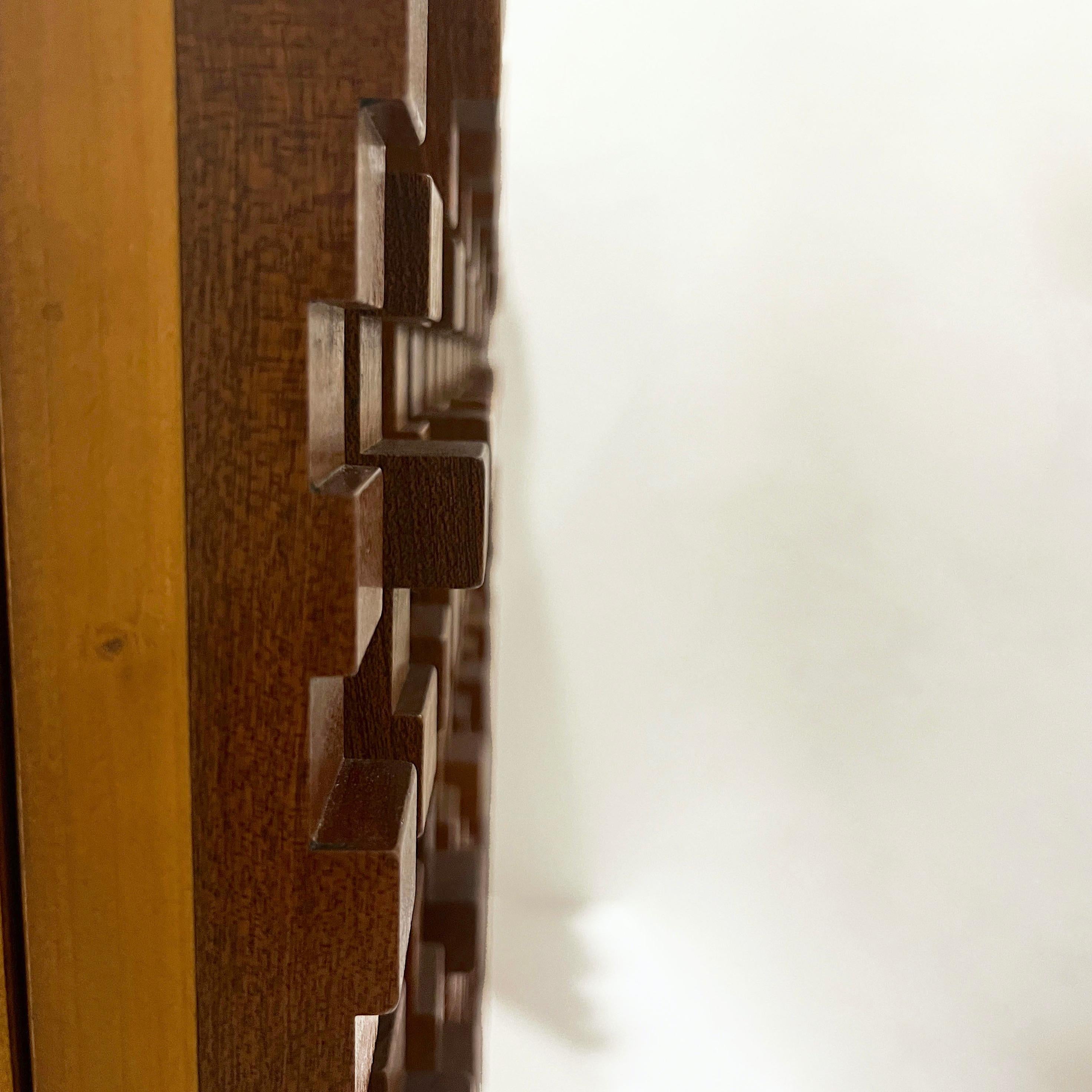 Contemporary Italian 2-Door Modern Cabinet/Sideboard in Solid Carved Beech Wood en vente 3