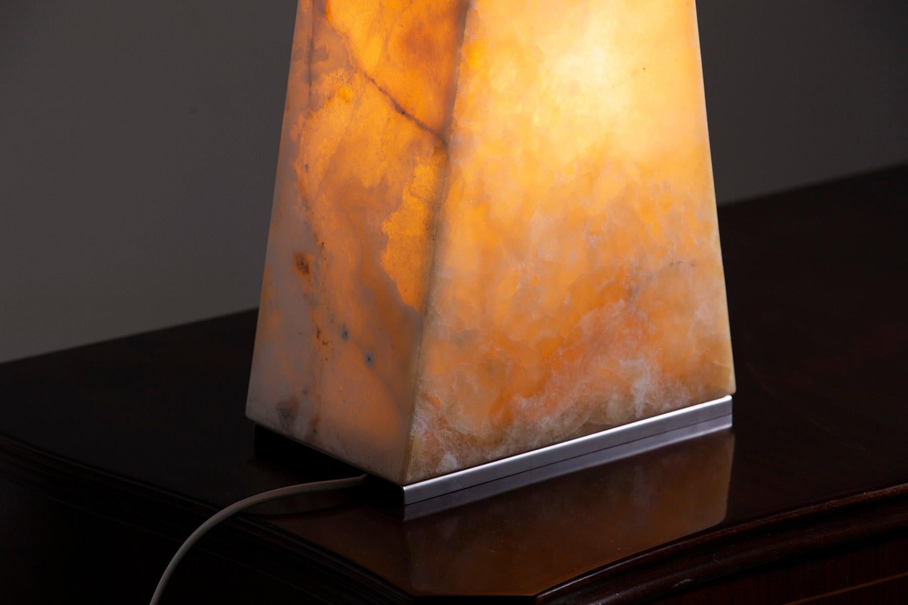 Lampe de table contemporaine en onyx d'Italie en vente 4