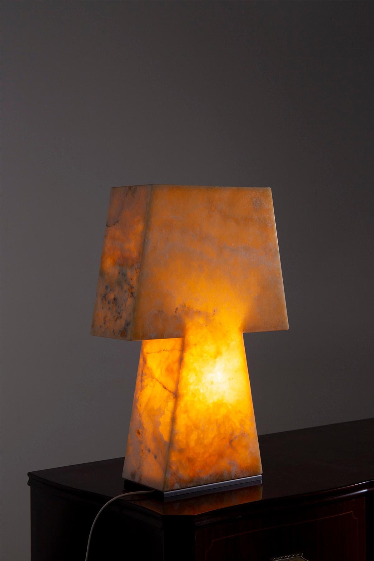 Moderne Lampe de table contemporaine en onyx d'Italie en vente