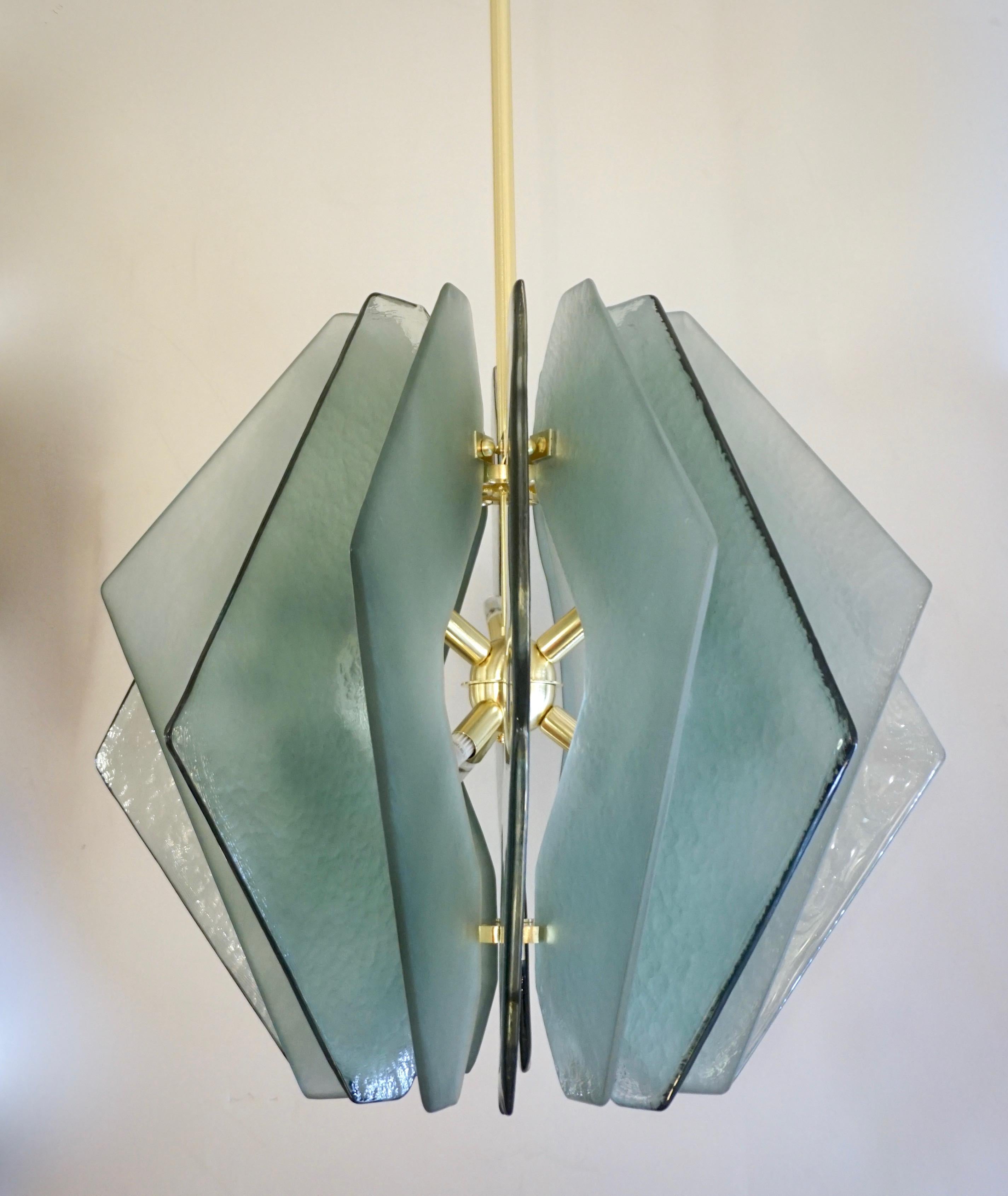 Laiton Lustre à suspension/lustre italien contemporain en verre de Murano texturé bleu aqua et vert en vente