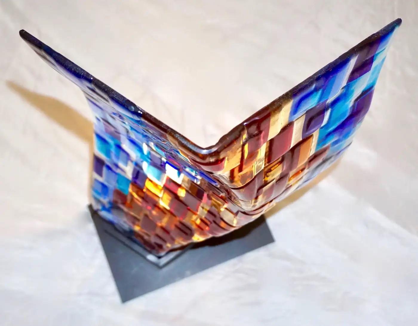 Zeitgenössische italienische Aqua Blau Rot Gelb Murano Glas Mosaik Skulptur Lampe (Moderne) im Angebot