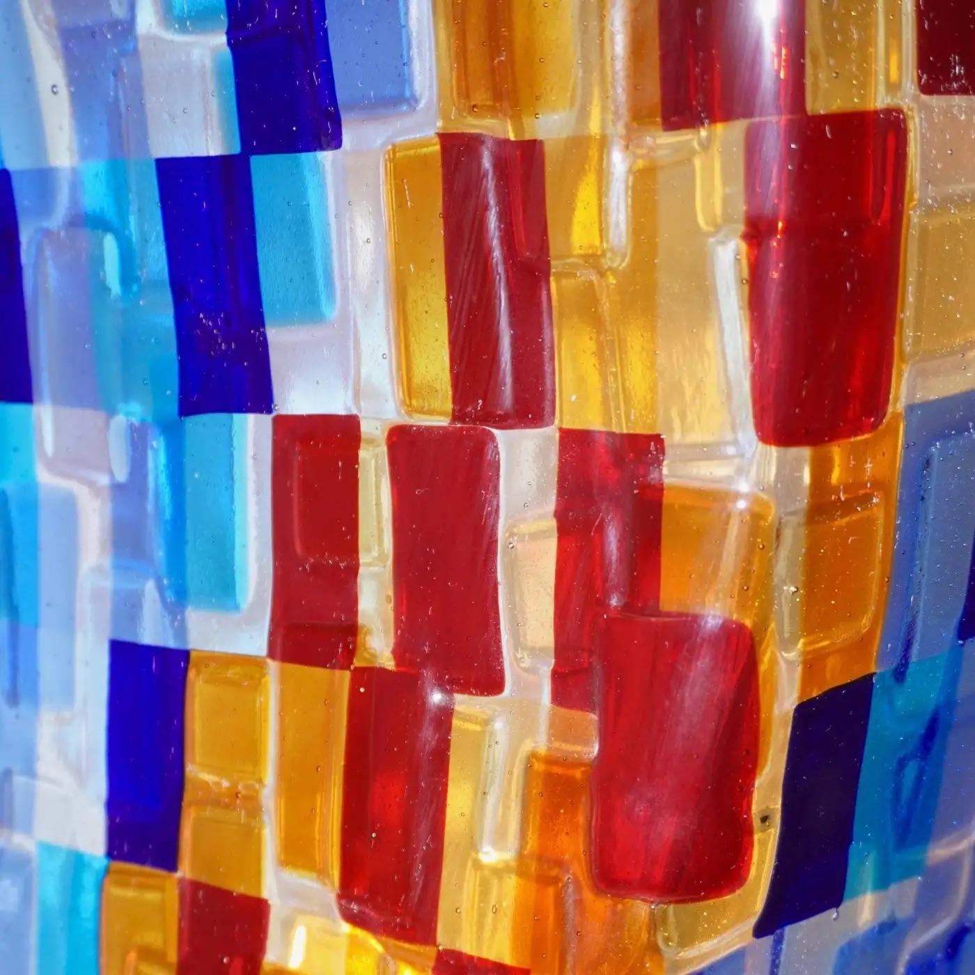 Zeitgenössische italienische Aqua Blau Rot Gelb Murano Glas Mosaik Skulptur Lampe (Italienisch) im Angebot