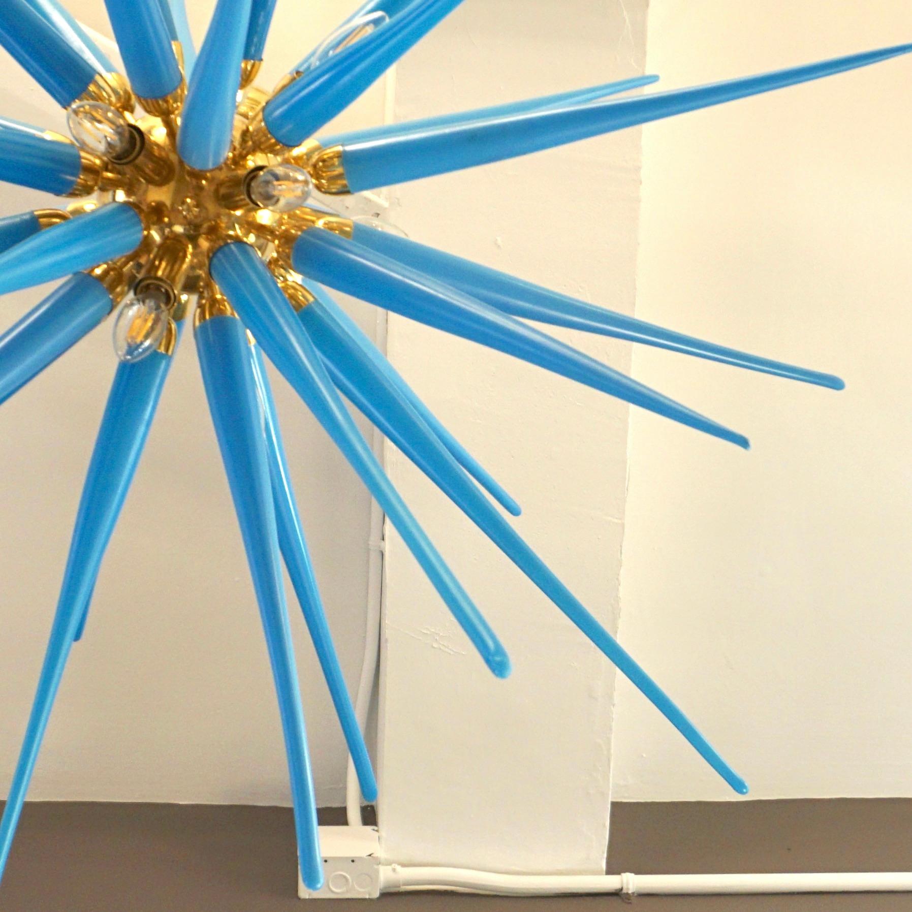 Paste de verre de Murano moderne en laiton Sputnik bleu aigue-marine italienne contemporaine en vente 1
