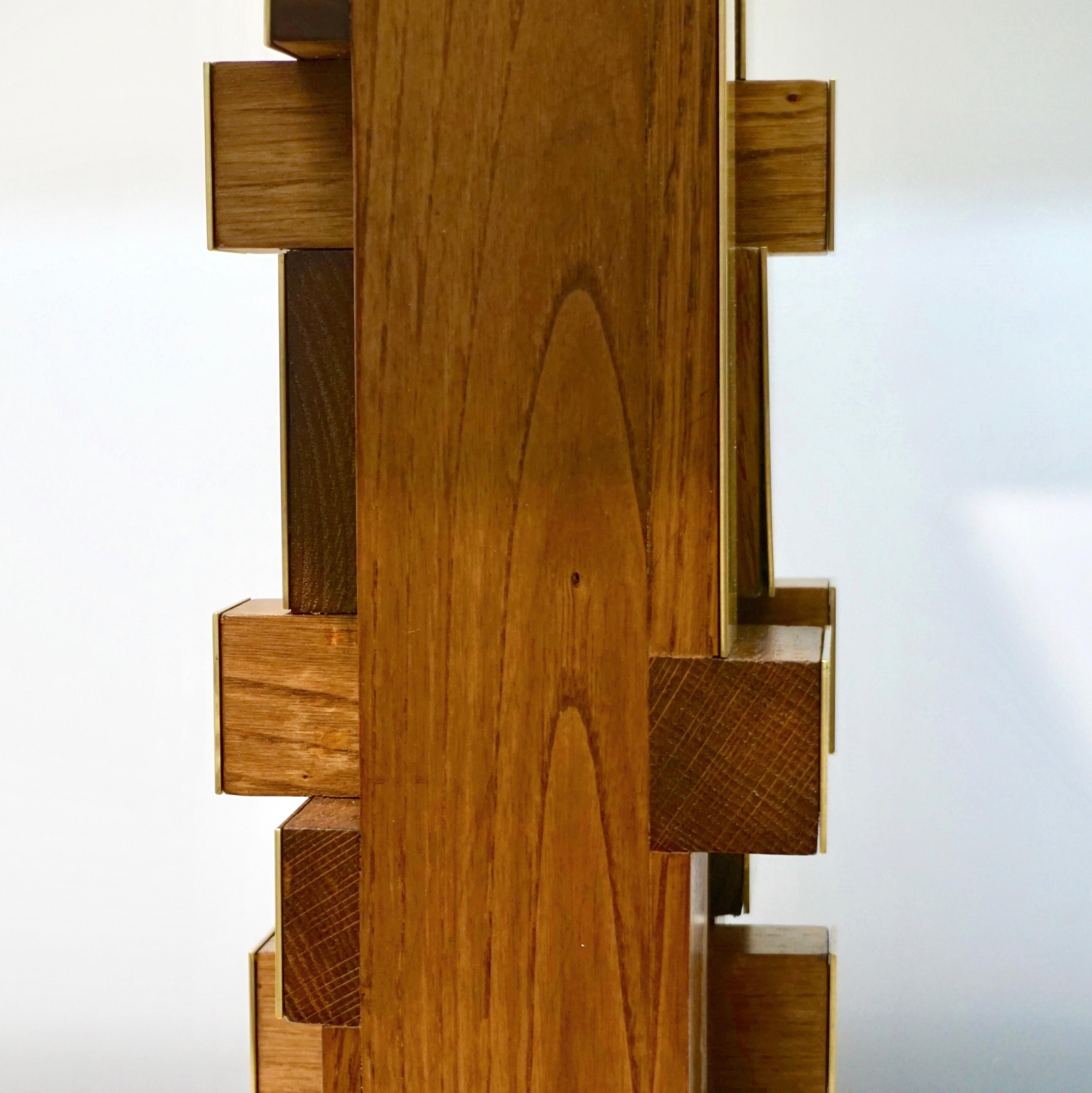 Pareja de Lámparas Urbanas Contemporáneas de Arquitectura Italiana de Madera Escalonada y Latón en venta 6