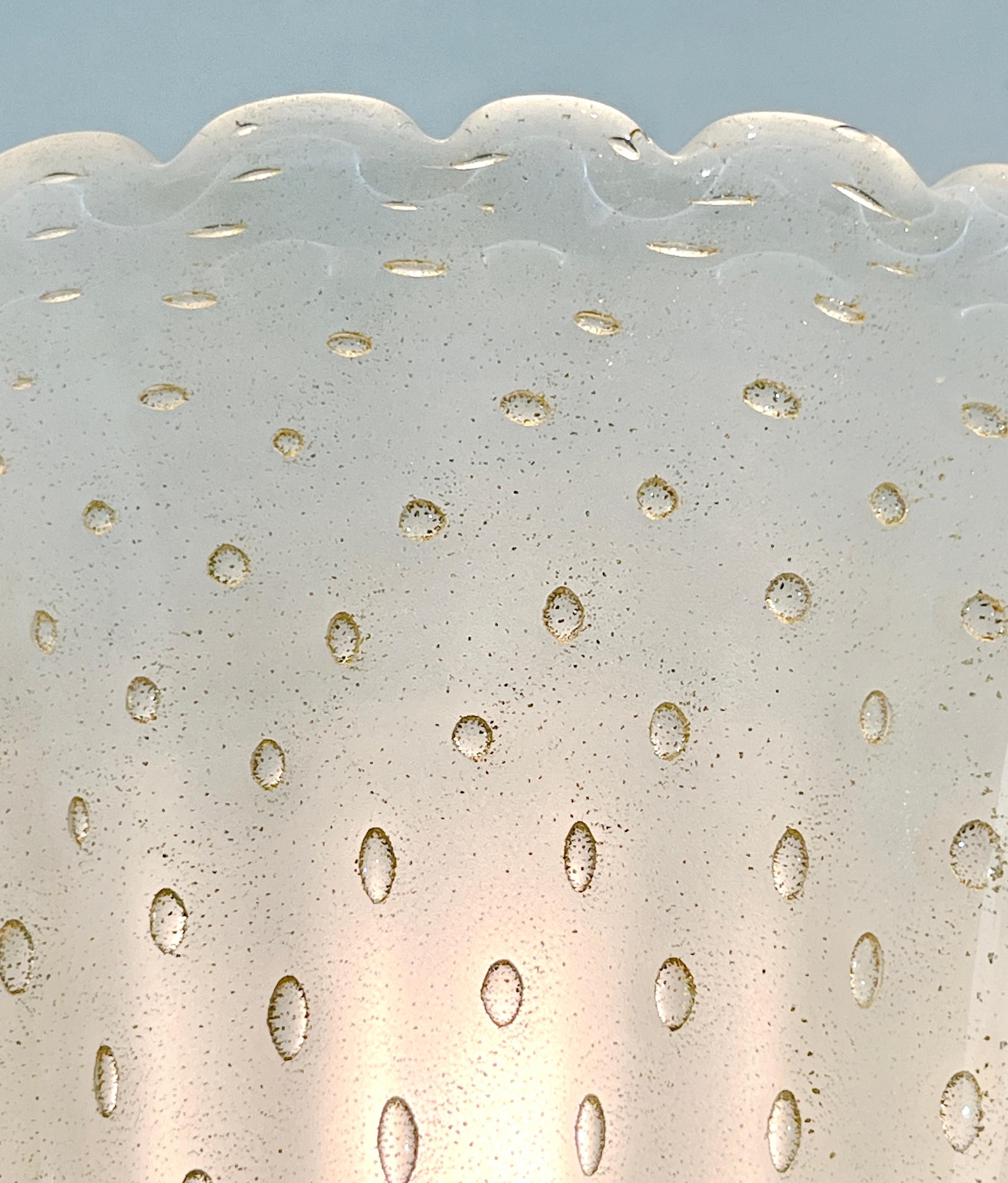 Apliques de cristal de Murano esmerilado en pan de oro de diseño Art Decó italiano contemporáneo en venta 1