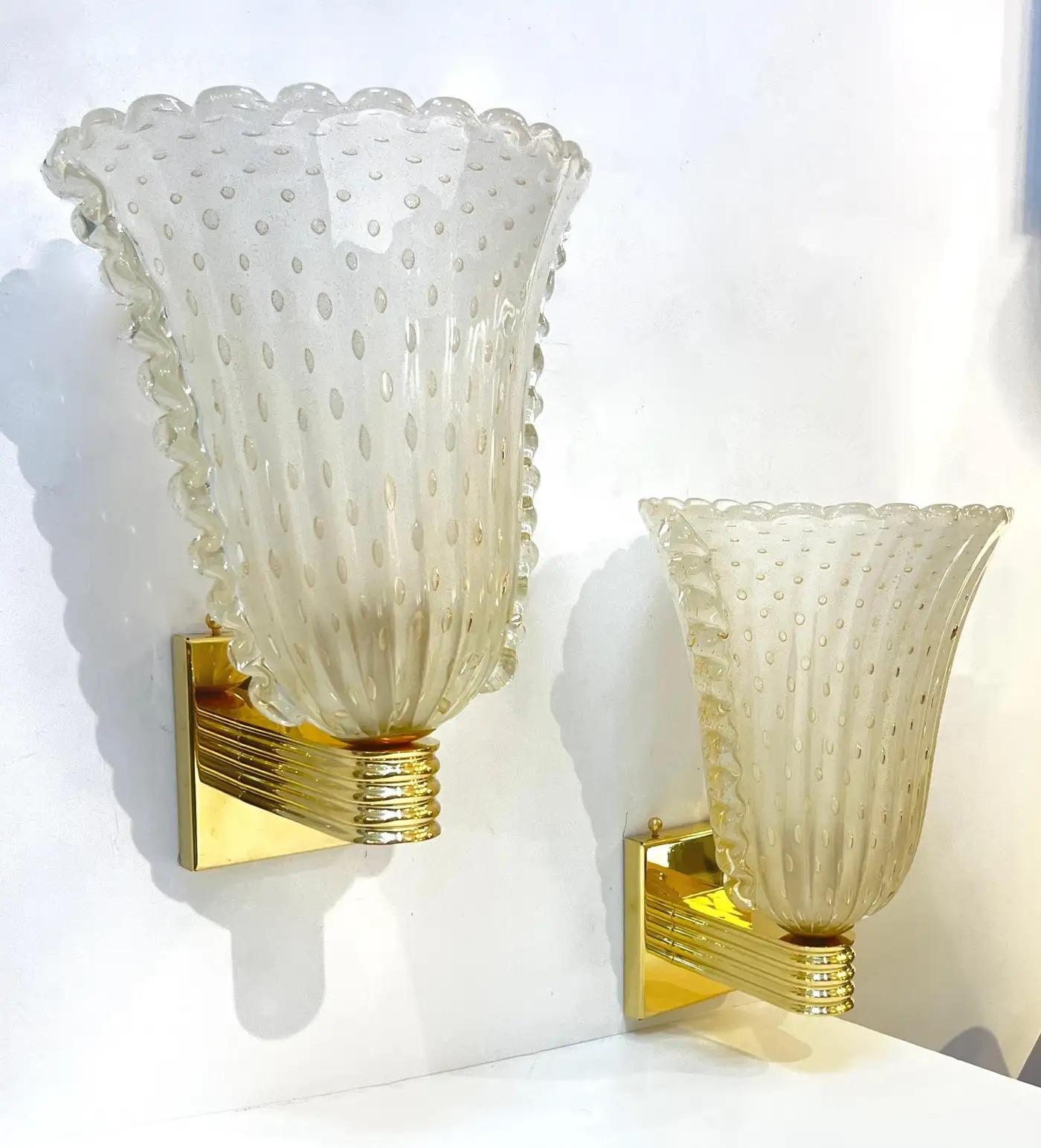 Apliques de cristal de Murano esmerilado en pan de oro de diseño Art Decó italiano contemporáneo Latón en venta