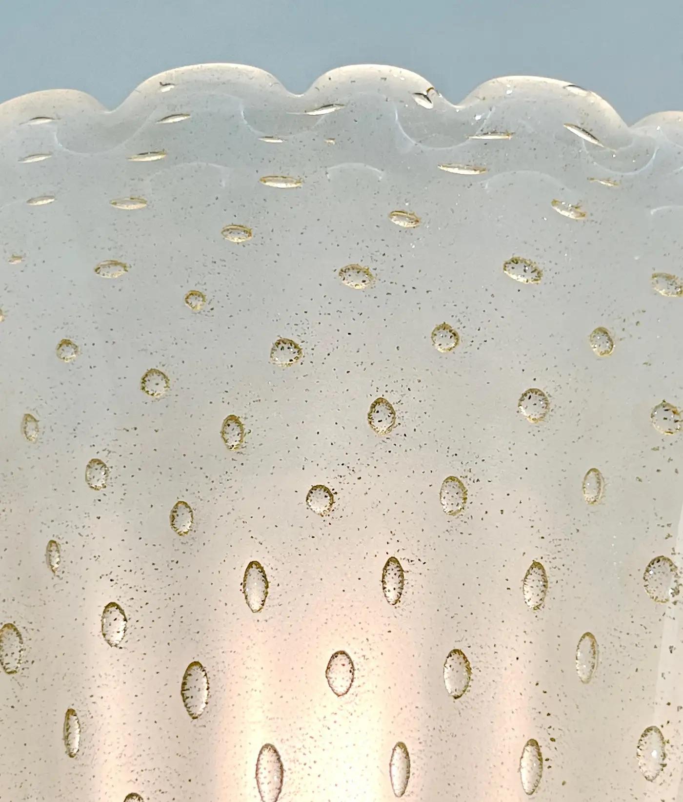 Apliques de cristal de Murano esmerilado en pan de oro de diseño Art Decó italiano contemporáneo en venta 1