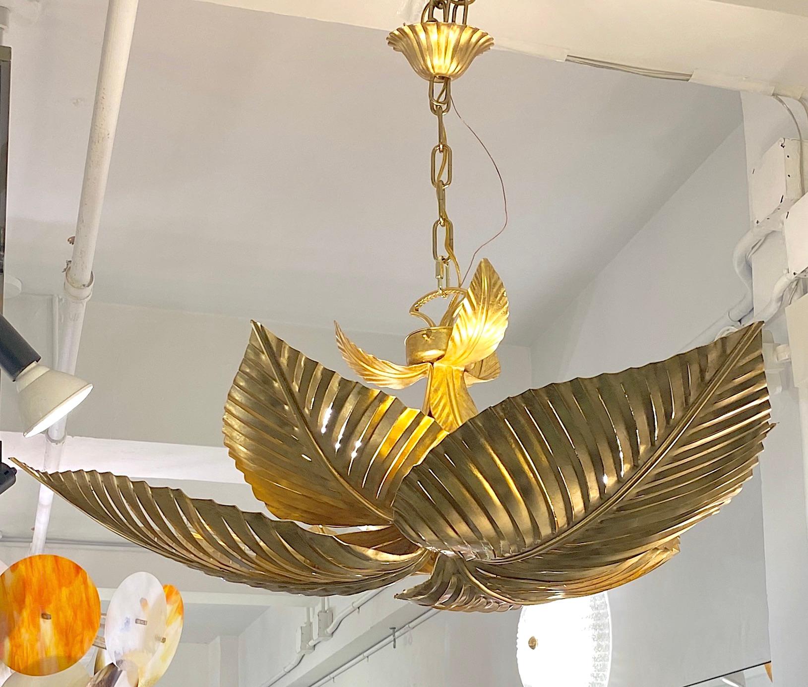 Contemporary Italian Art Deco Design Hand Made Gold Metall Tiered Leaf Kronleuchter im Angebot 4