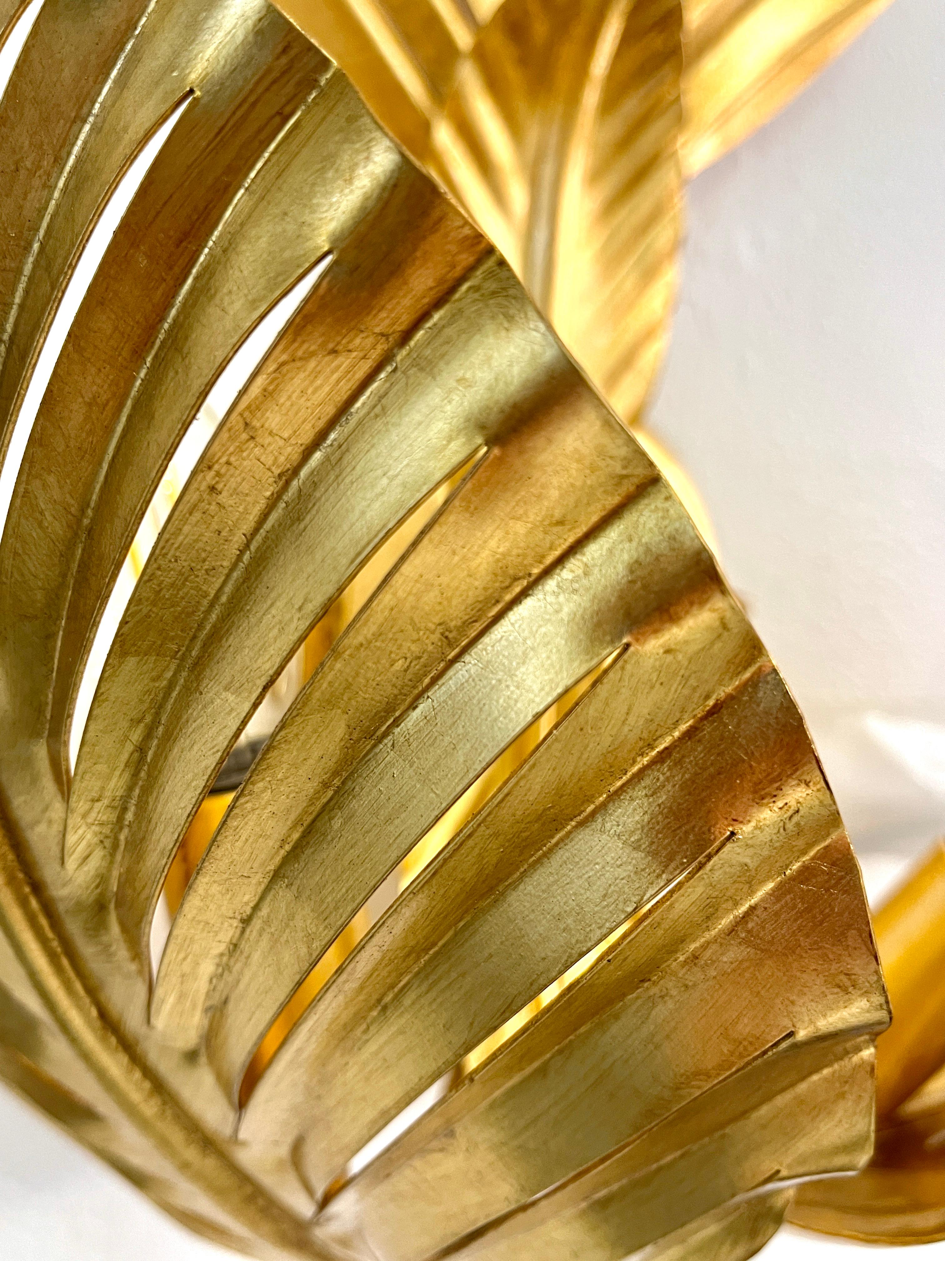 Paire d'appliques à 3 feuilles en métal doré faites à la main, contemporaines et de design Art Déco italien en vente 6