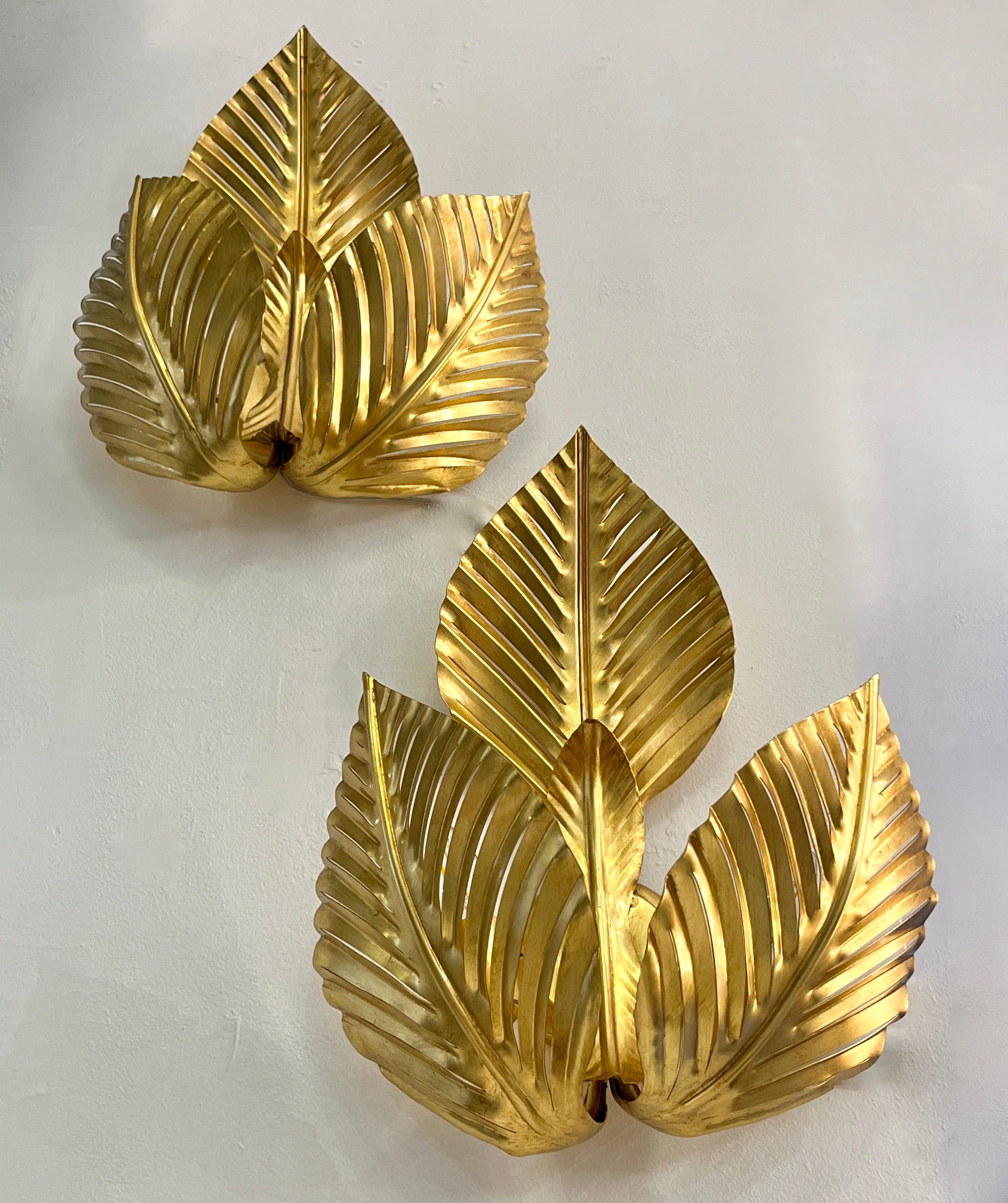 Contemporary Italian Art Deco Design Pair of Hand Made Gold Metal 3-Leaf Sconces For Sale 13