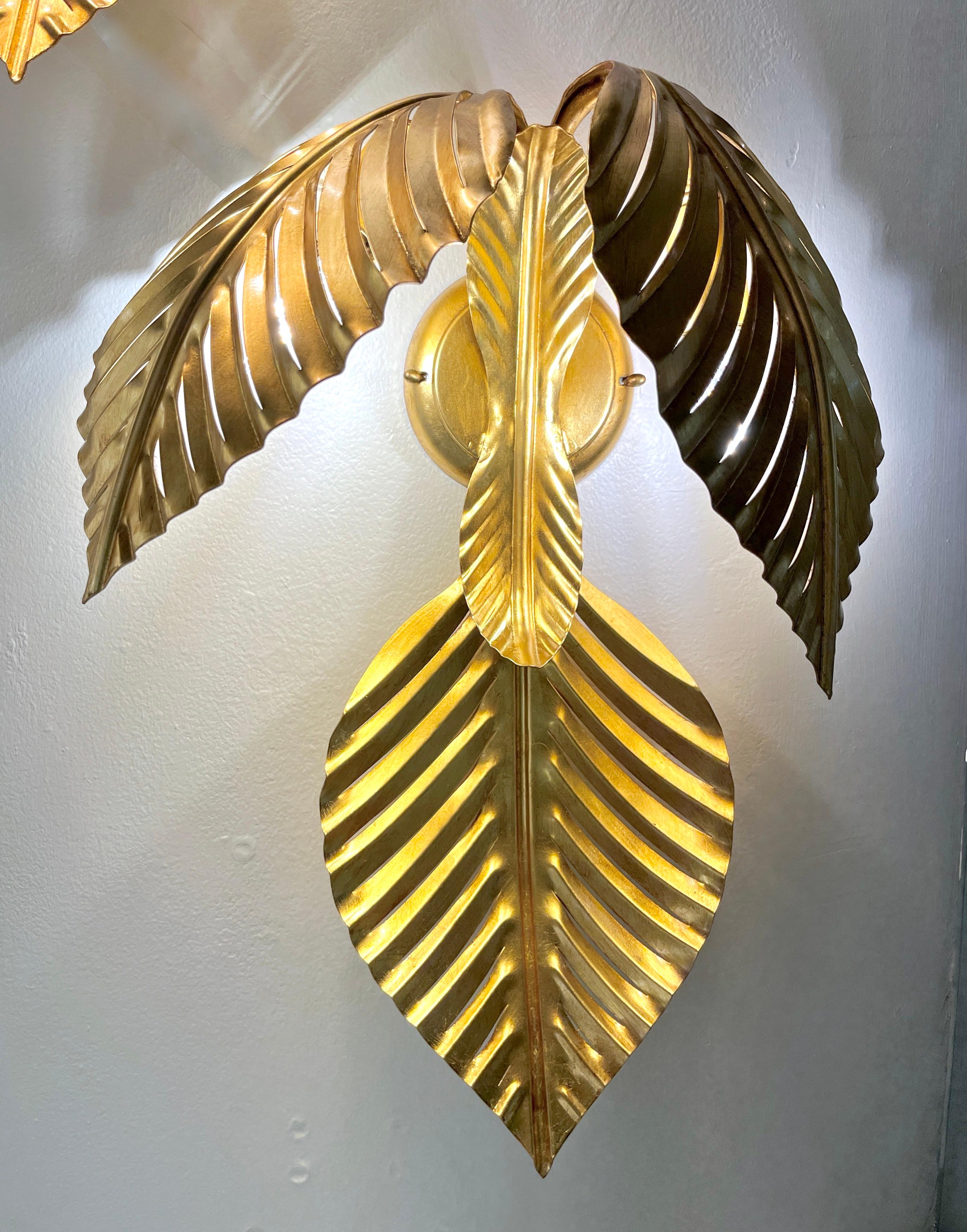 Hand-Crafted Contemporary Italian Art Deco Design Pair of Hand Made Gold Metal 3-Leaf Sconces For Sale