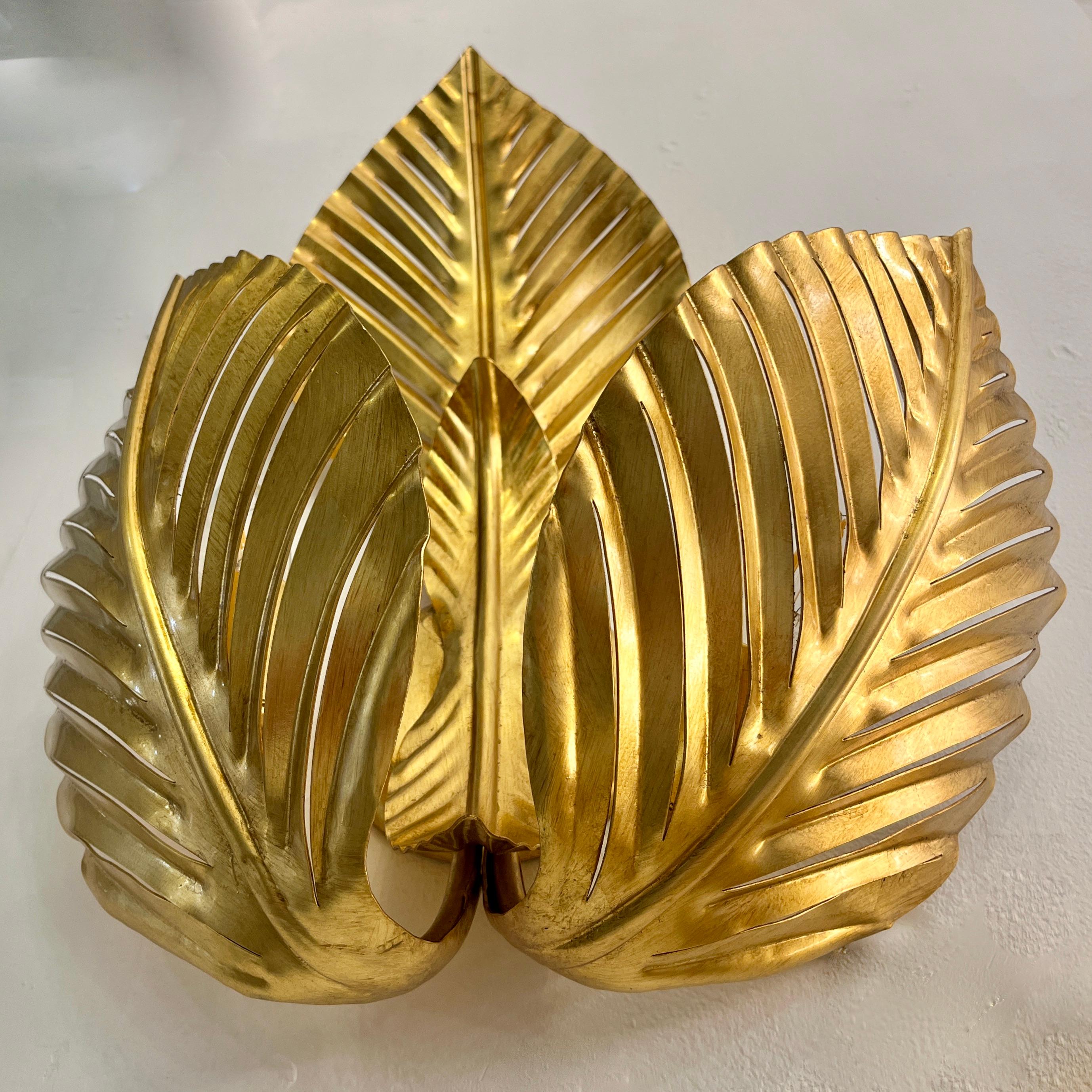 Contemporary Italian Art Deco Design Pair of Hand Made Gold Metal 3-Leaf Sconces In New Condition For Sale In New York, NY