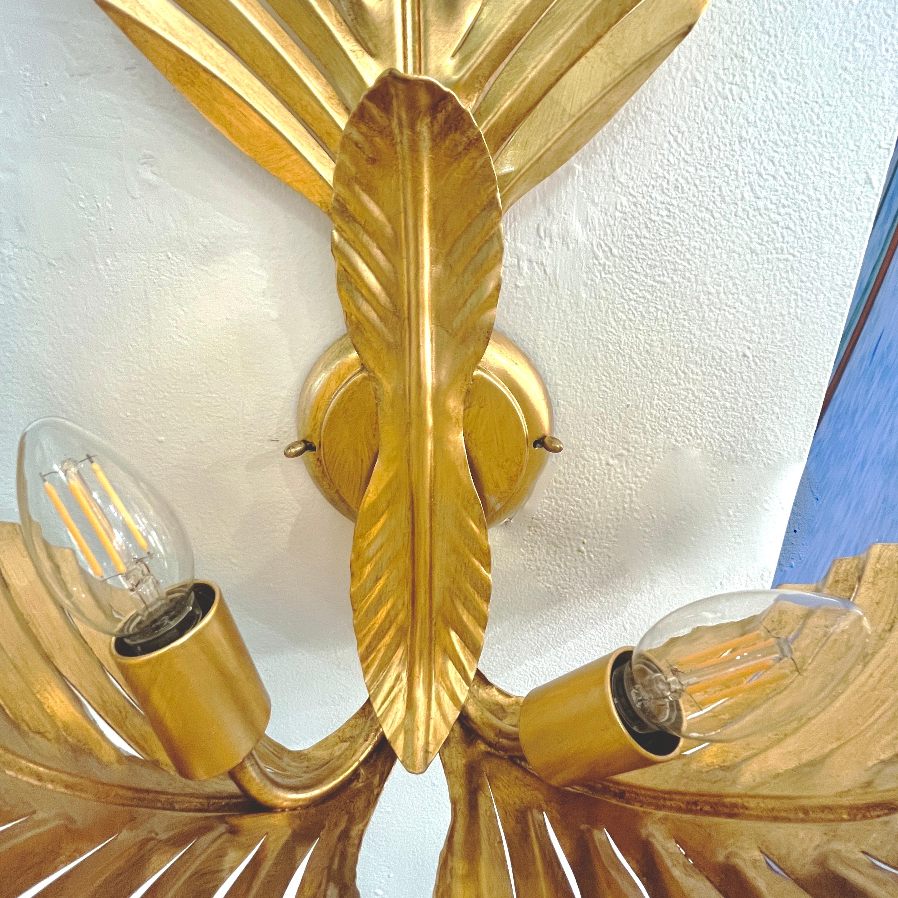 Contemporary Italian Art Deco Design Pair of Hand Made Gold Metal 3-Leaf Sconces For Sale 4