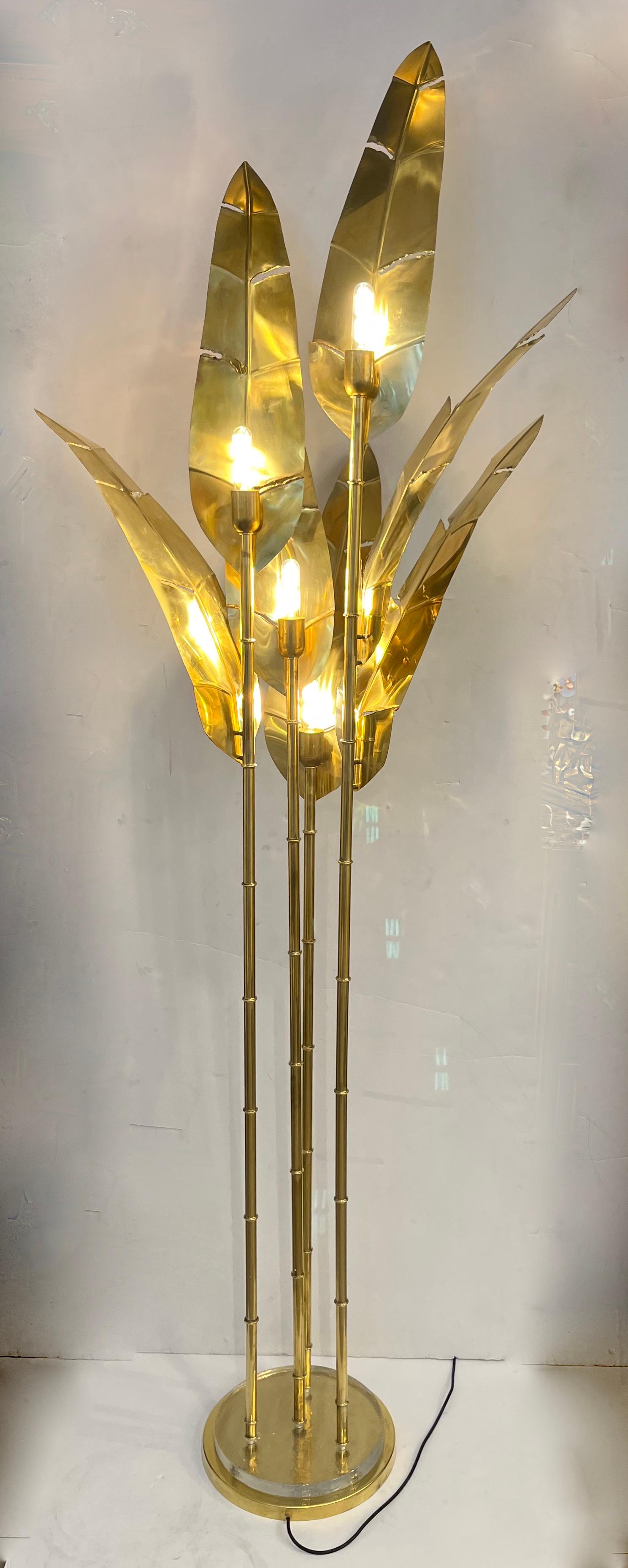 Paire de lampadaires contemporains en laiton à 7 feuilles avec palmier, design Art déco italien en vente 9