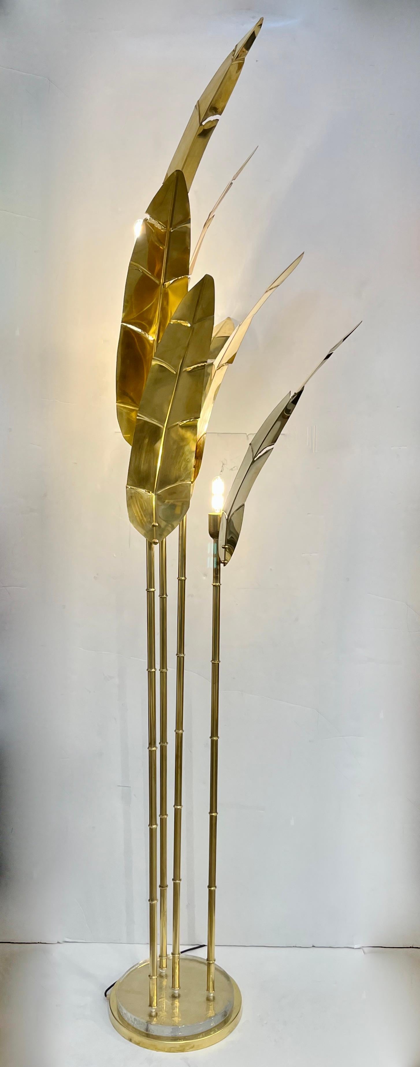 Contemporary Italian Art Deco Design Palm Tree Pair of 7-Leaf Brass Floor Lamps For Sale 3