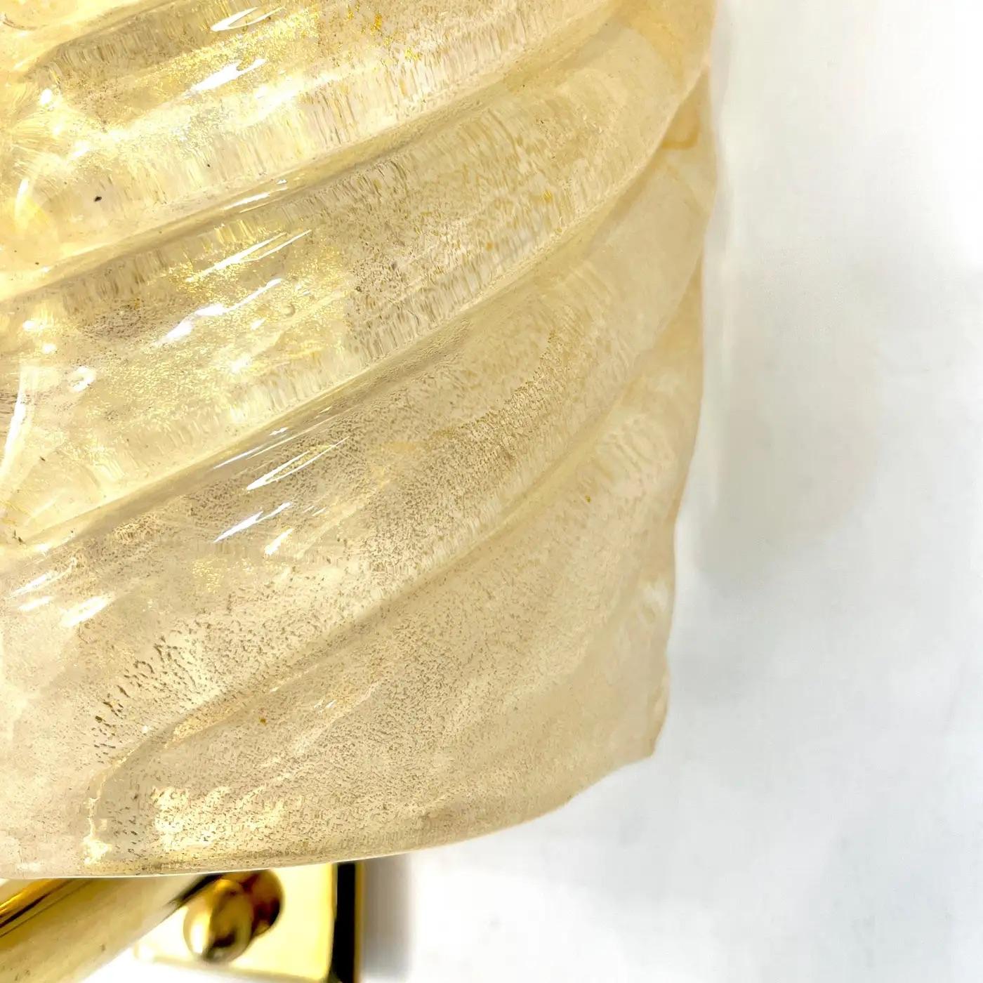 Contemporary Italian Art Deco Pair Crystal Gold Murano Glass Brass Leaf Sconces im Angebot 2