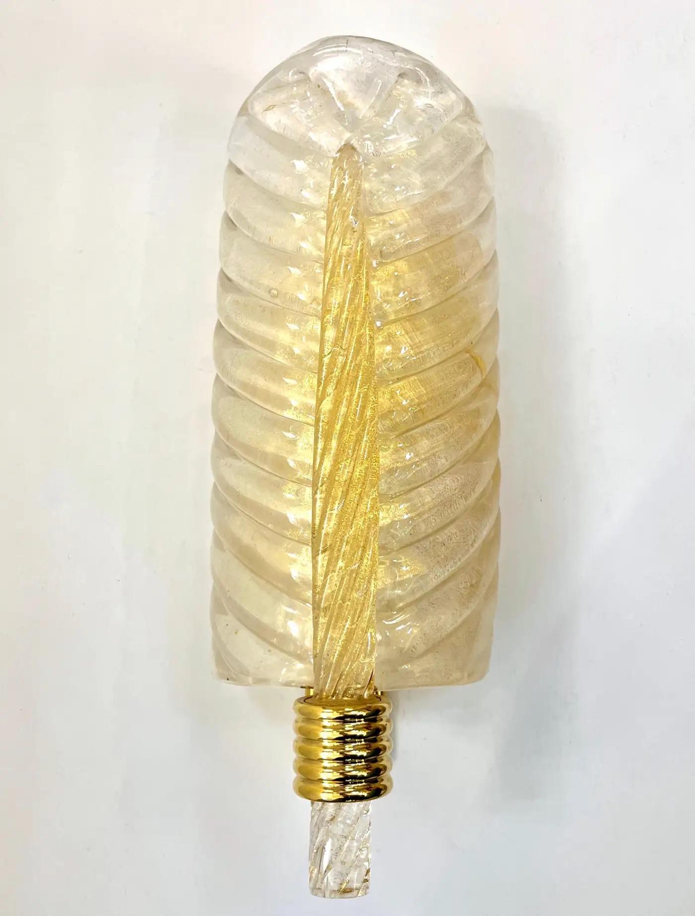Contemporary Italian Art Deco Pair Crystal Gold Murano Glass Brass Leaf Sconces im Angebot 4