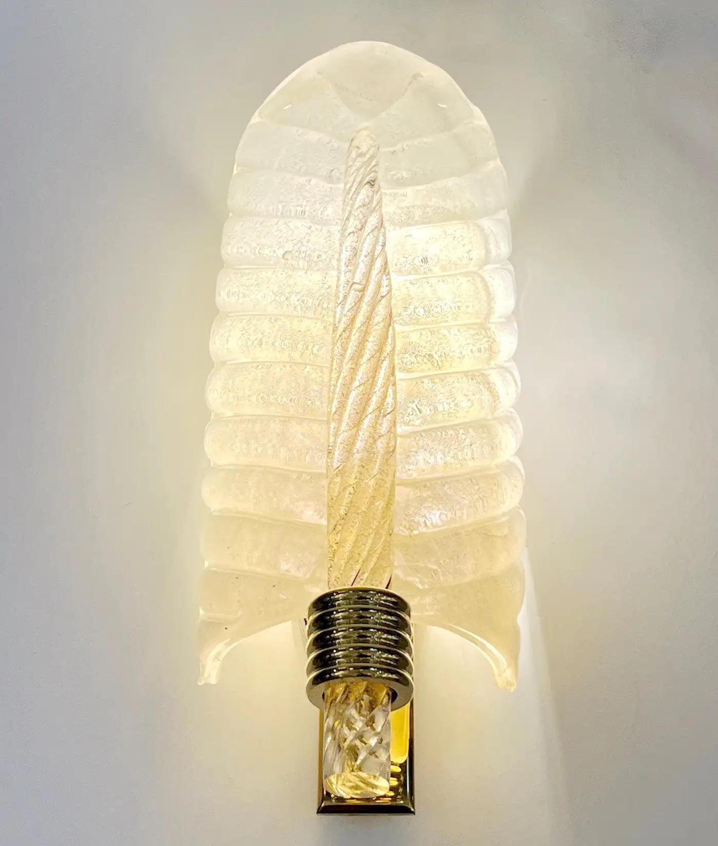 Contemporary Italian Art Deco Pair Crystal Gold Murano Glass Brass Leaf Sconces im Angebot 6