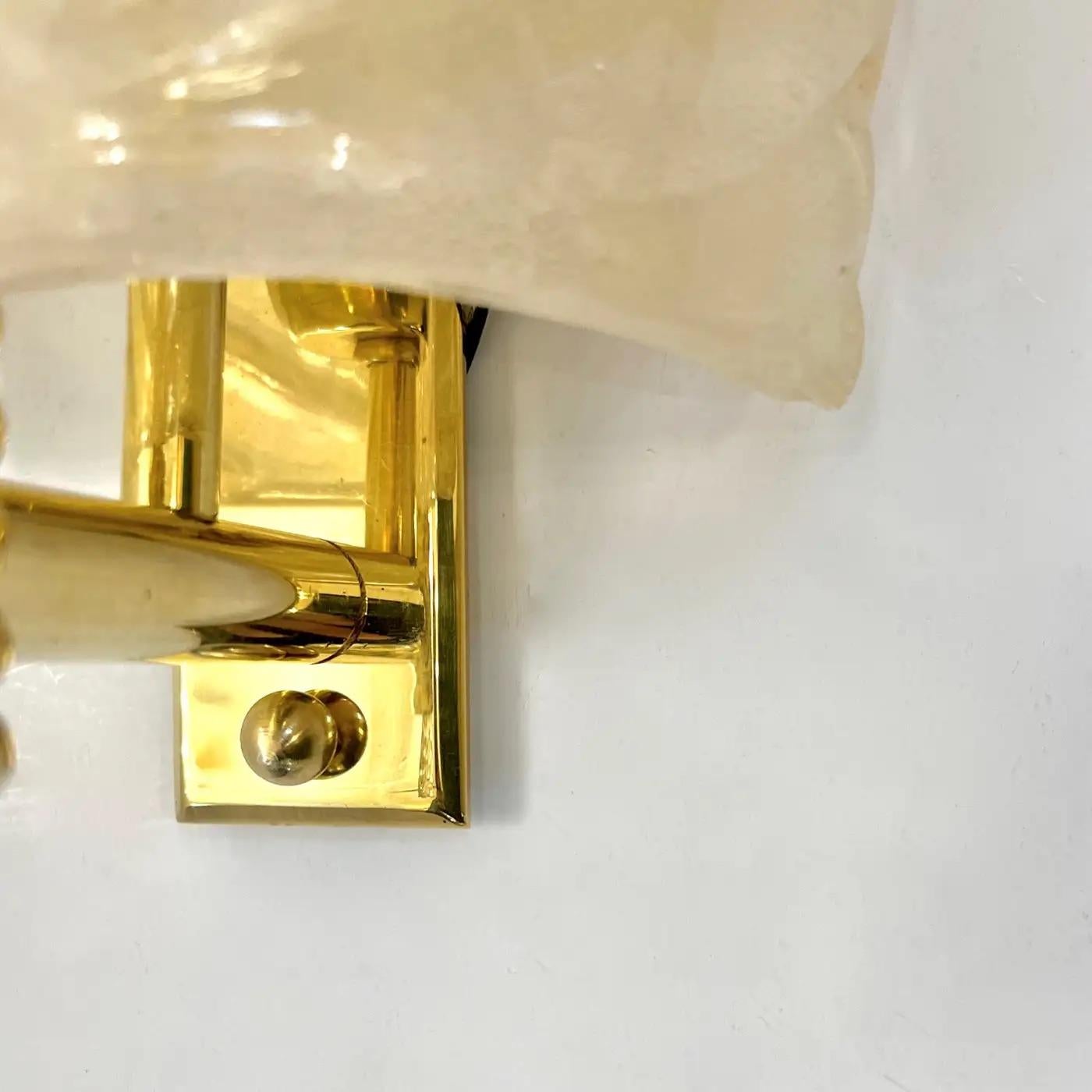 Contemporary Italian Art Deco Pair Crystal Gold Murano Glass Brass Leaf Sconces im Angebot 1