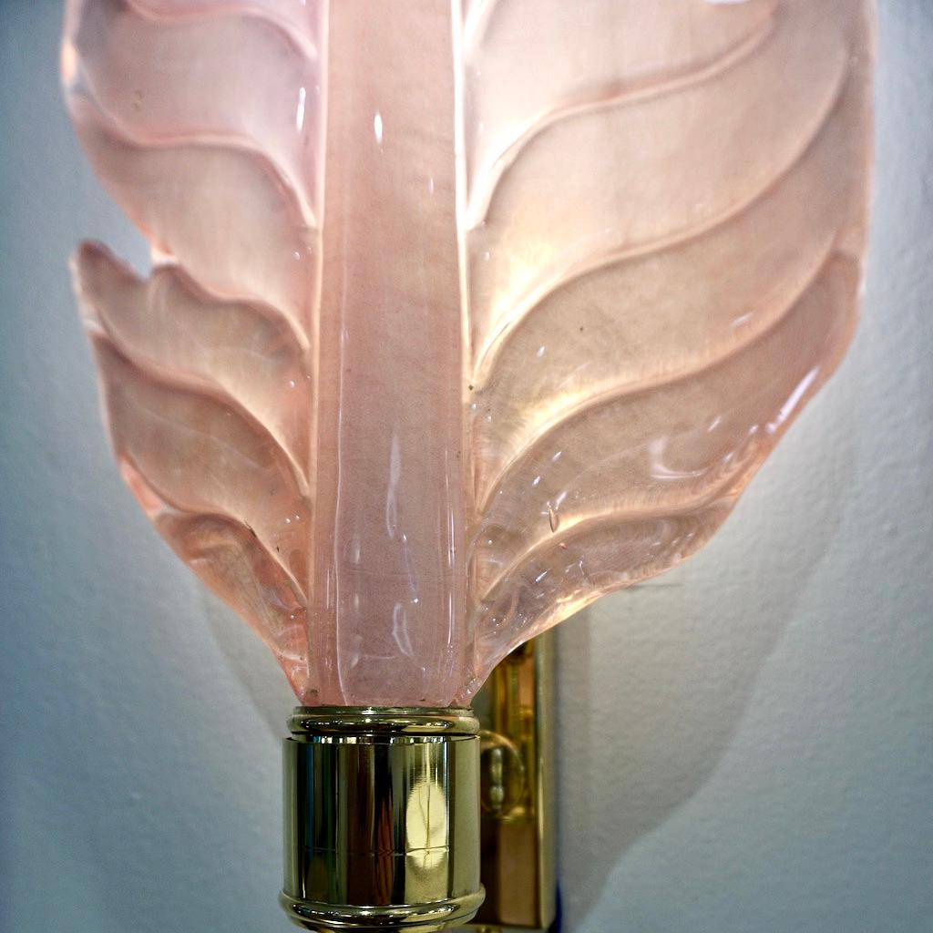 Contemporary Italian Art Deco Pink Murano Glass & Brass Feather Leaf Sconces In New Condition For Sale In New York, NY