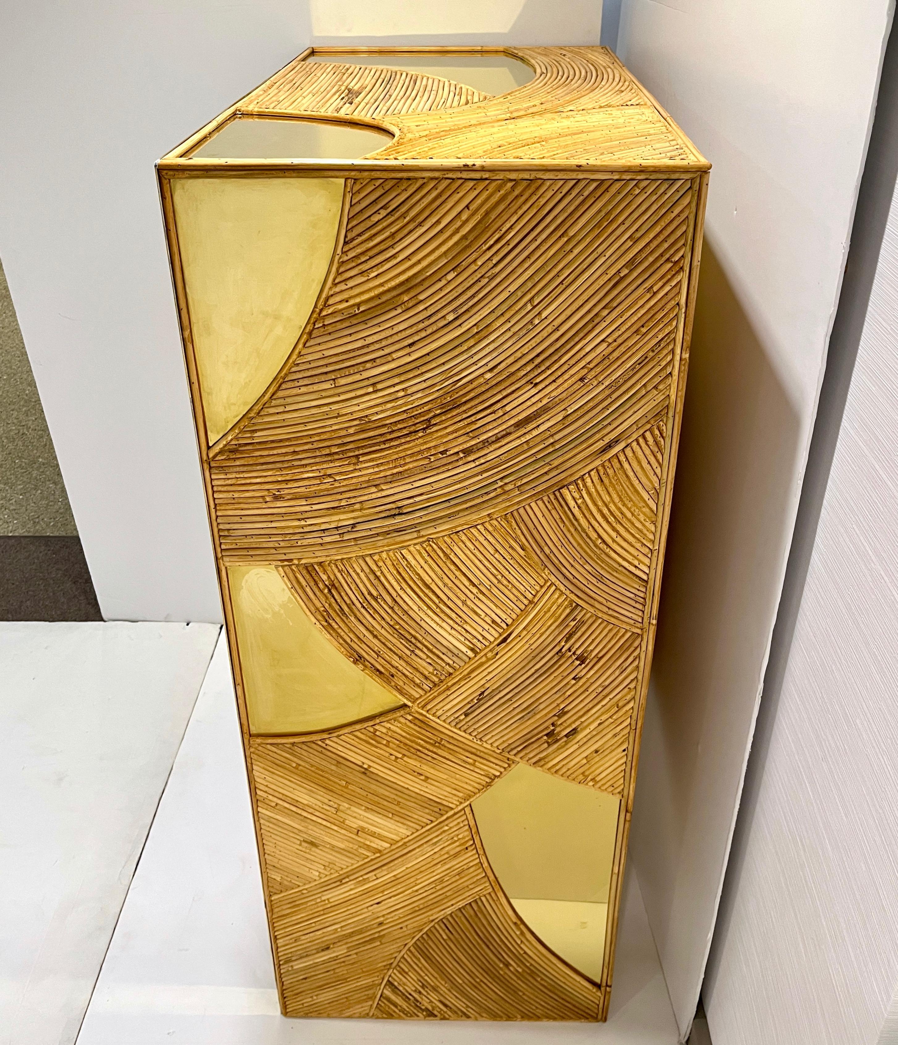 Contemporary Italian Bamboo Cabinet Bar with 2 Door 2 Glass Shelf Brass Details For Sale 7
