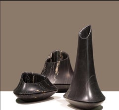 Zeitgenössische italienische Vase aus schwarzem Marmor, entworfen von Ora Ito