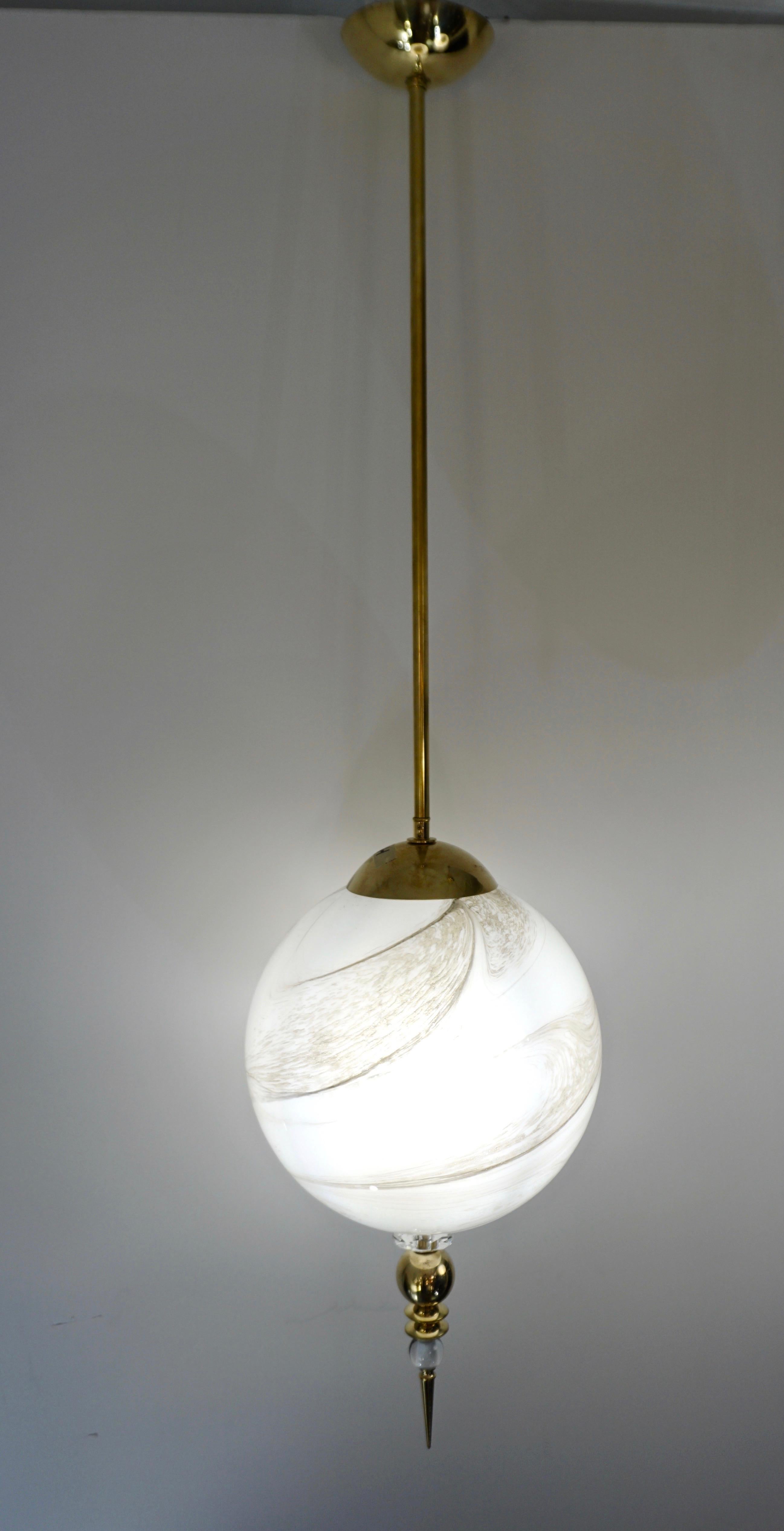 Contemporary Italian Brass and Cream White Alabaster Glass Round Pendant Light For Sale 5