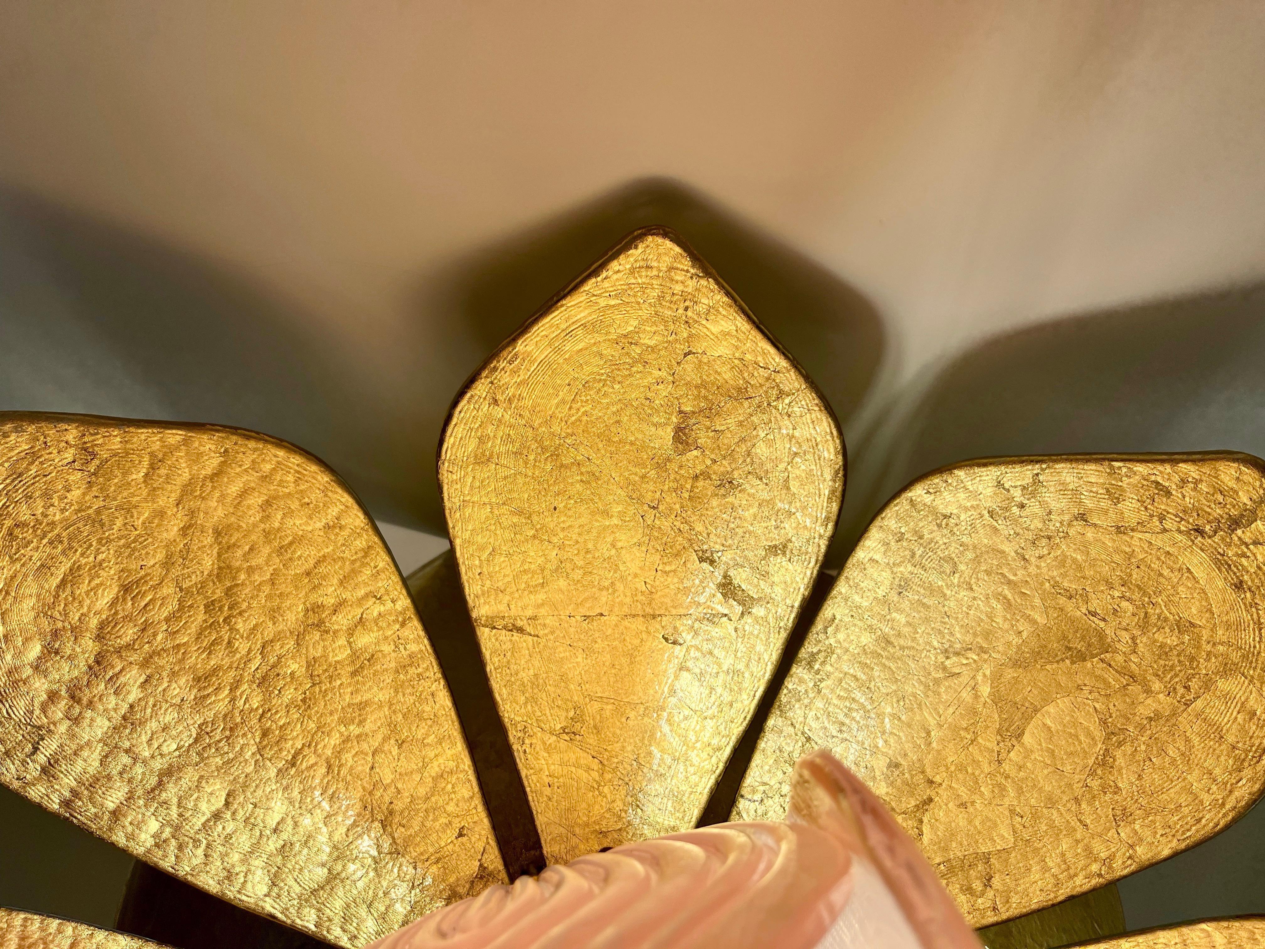 Lustre italien contemporain en laiton avec fleur en verre de Murano en forme de feuille d'or rose en vente 6
