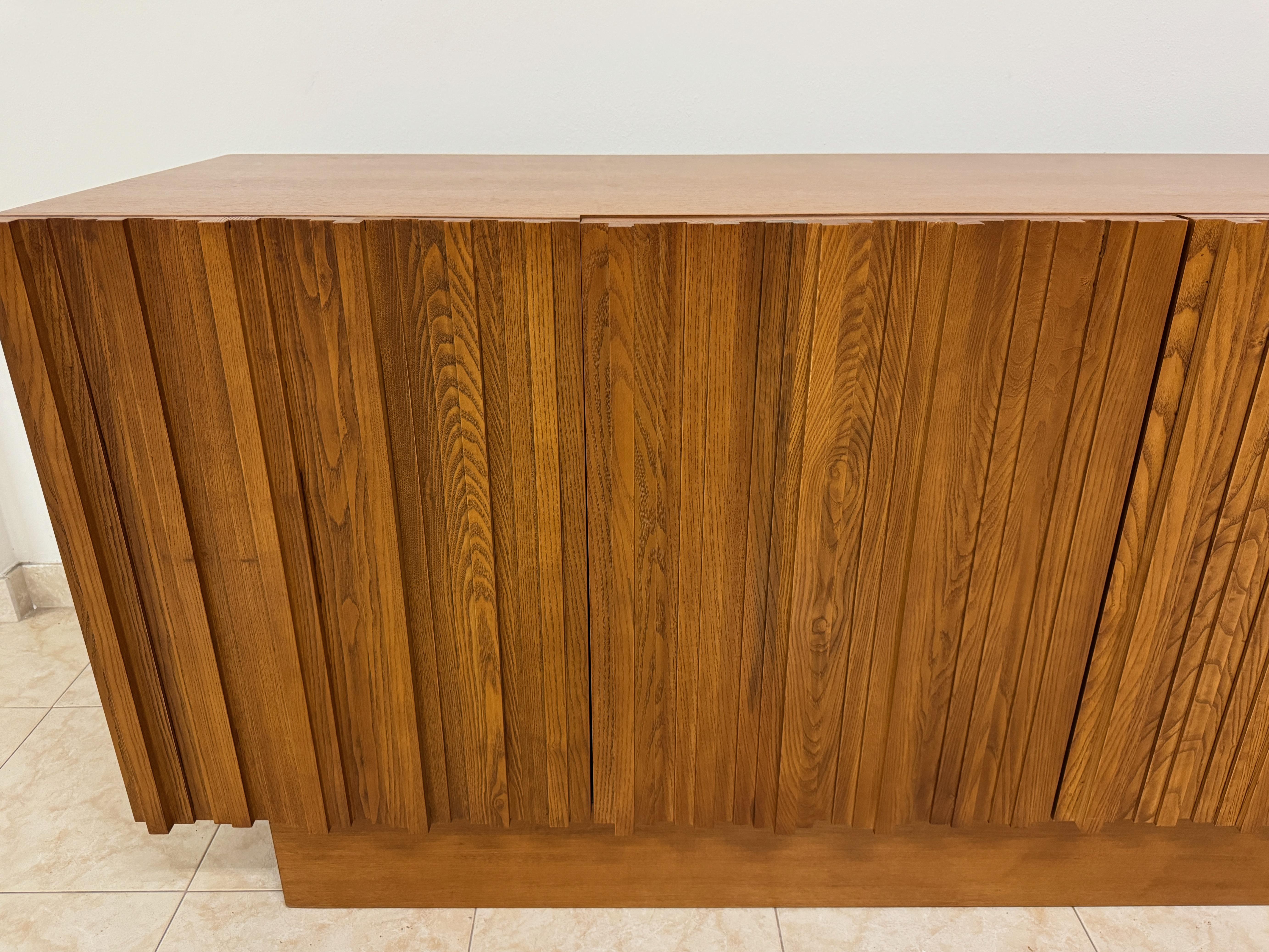 Brutalisme Buffet Brutaliste Italien Contemporain en vente