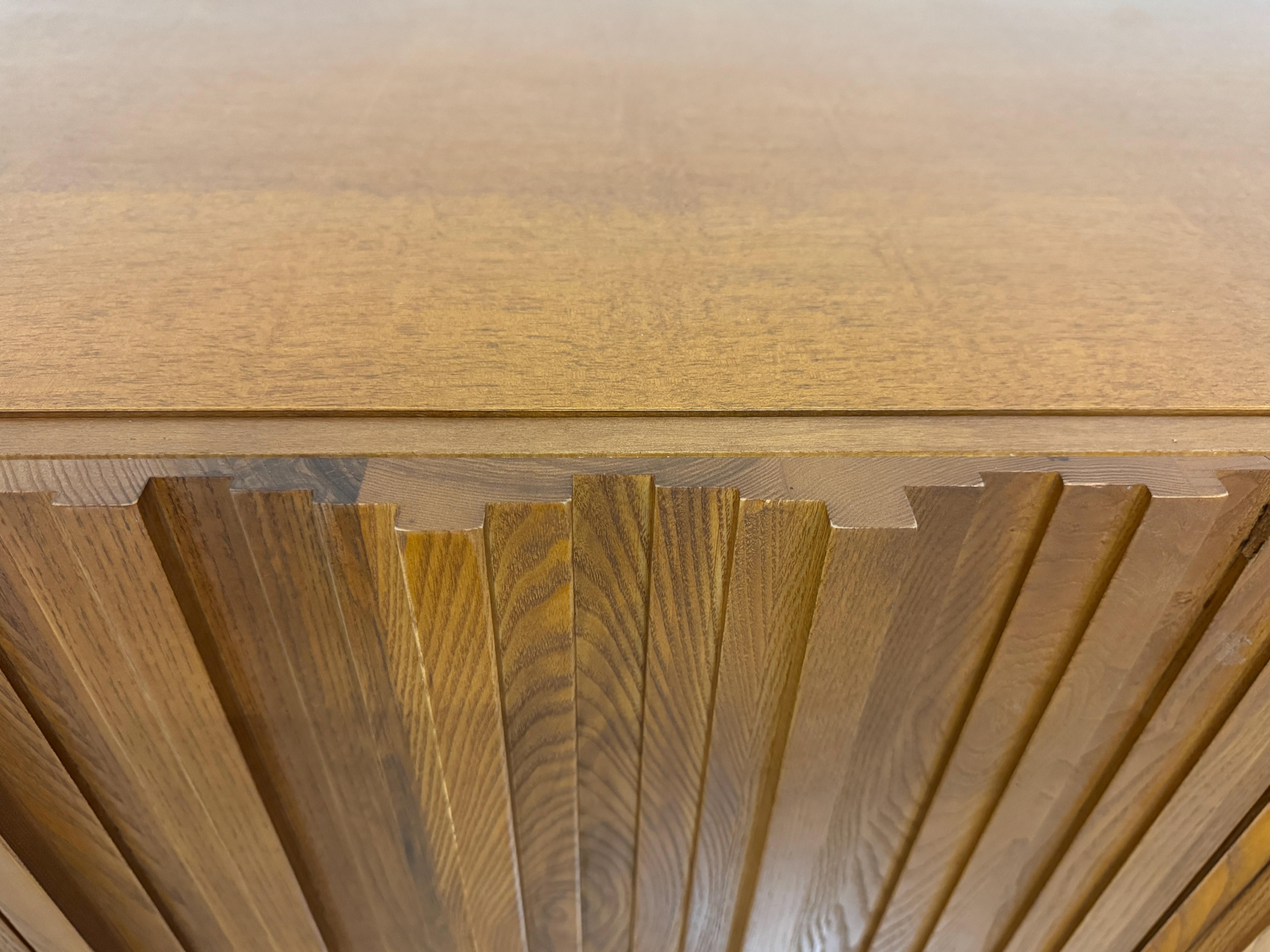 italien Buffet Brutaliste Italien Contemporain en vente