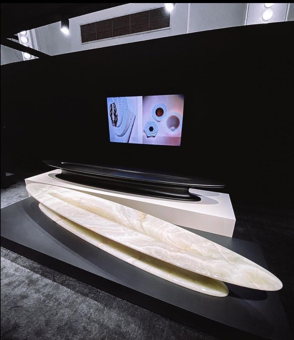 Contemporary Italian Center Table Designed by Anish Kapoor in Bianco Onyx For Sale 2