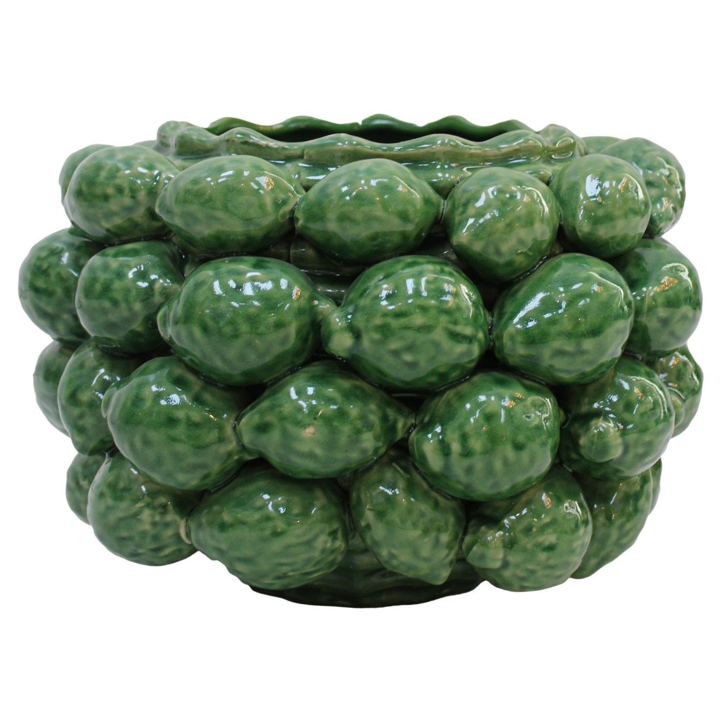 Vase italien contemporain en céramique verte à motifs de fruits