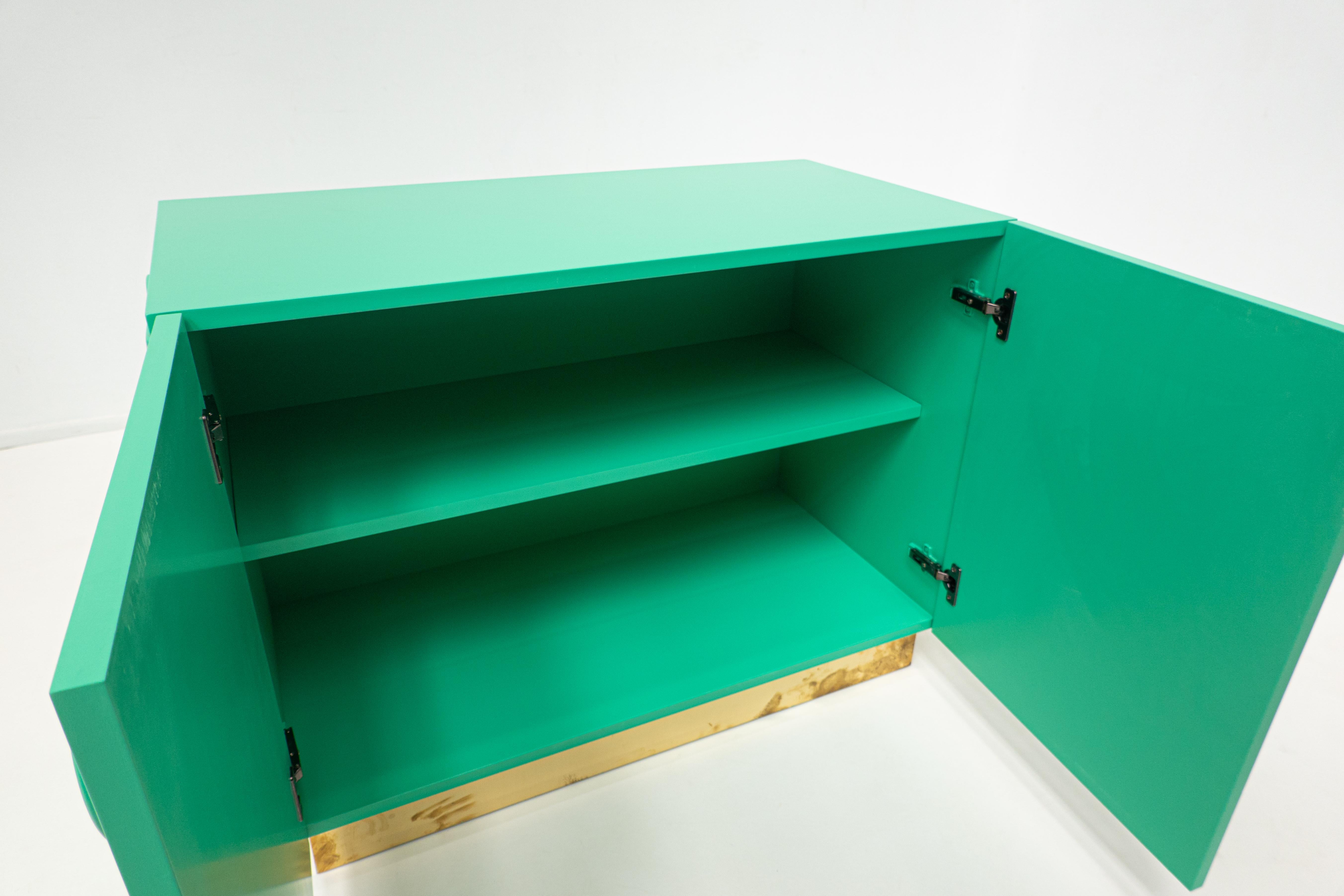 Contemporary Italian Chest, Green Lacquered Wood and Brass, Italy For Sale 3