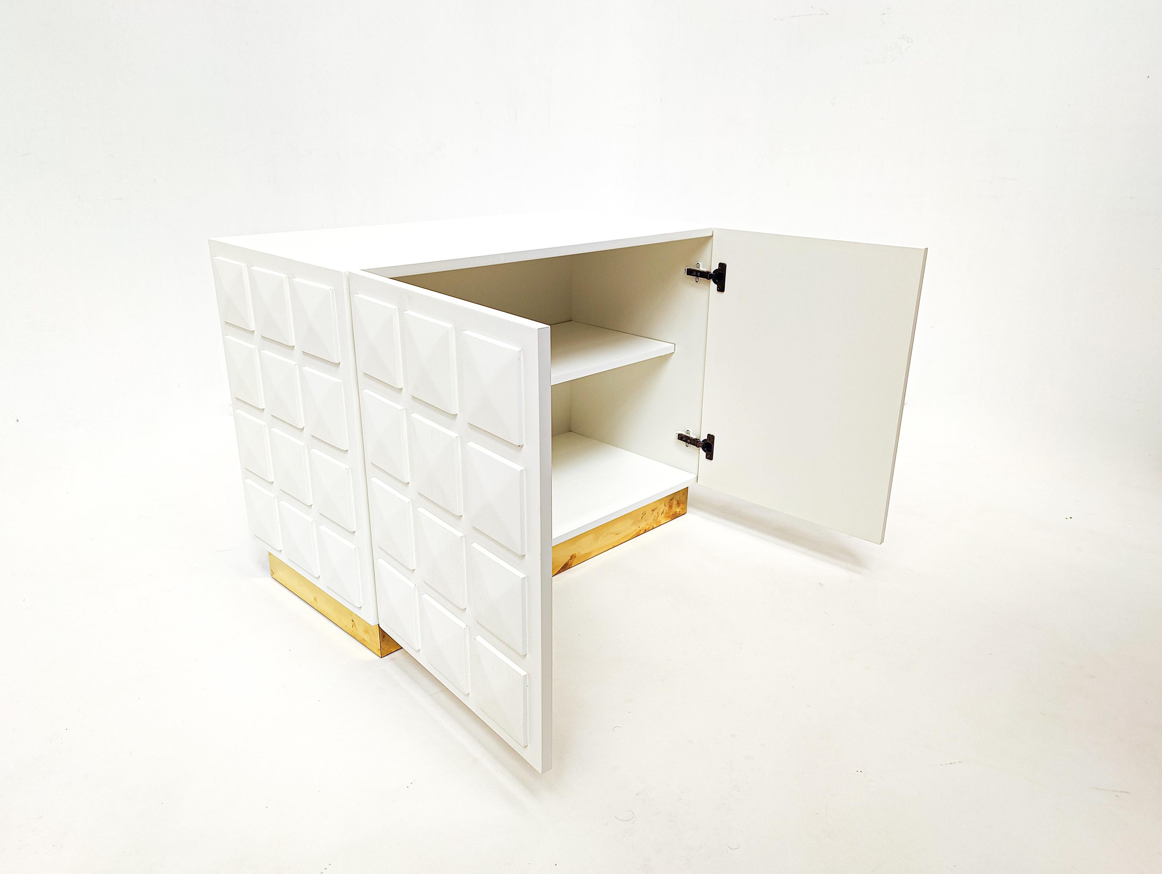 Contemporary Italian Chest, White Lacquered Wood and Brass, Italy For Sale 2