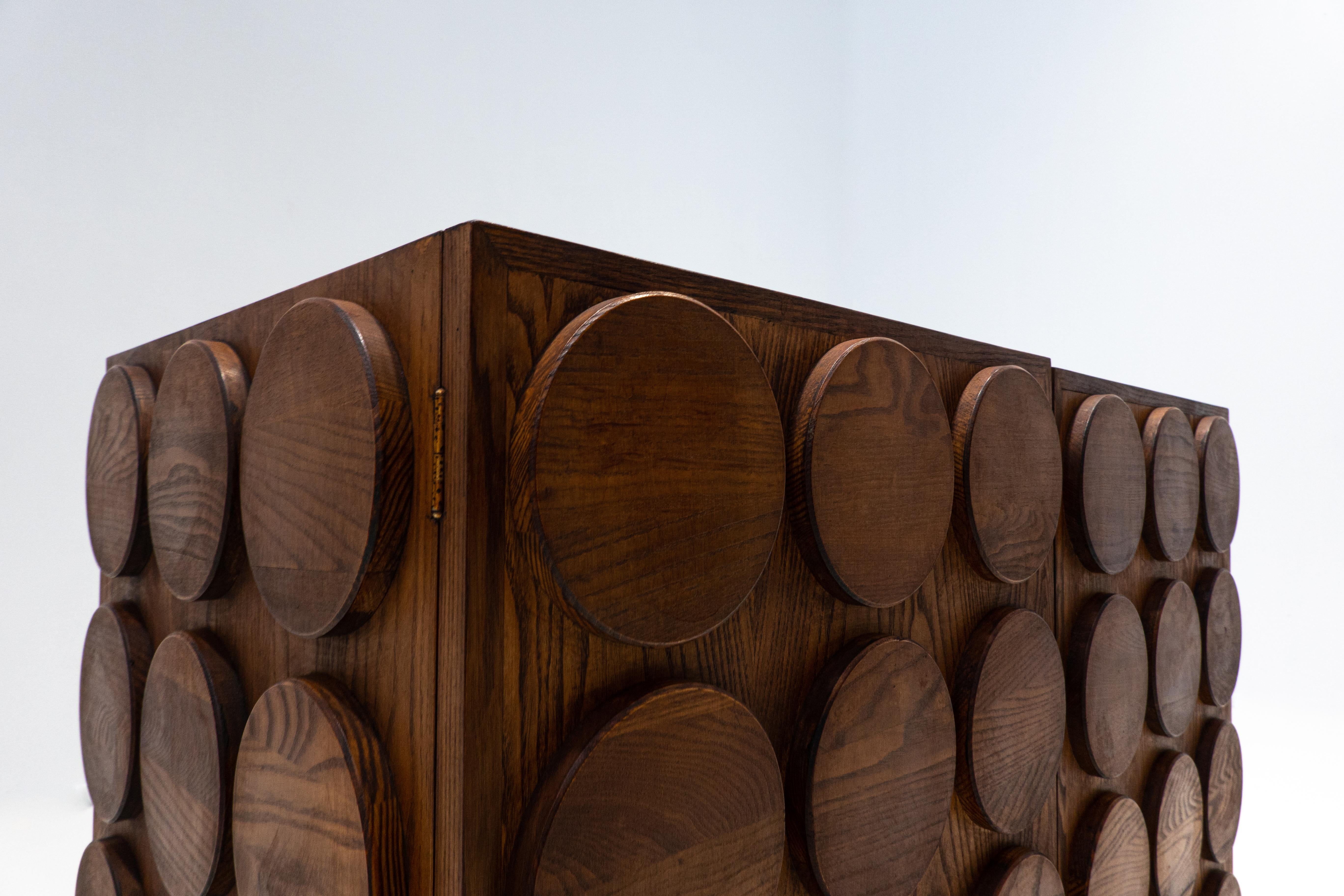 Contemporary Italian Chest, Wood and Brass, 3 doors, Italy In Good Condition For Sale In Brussels, BE