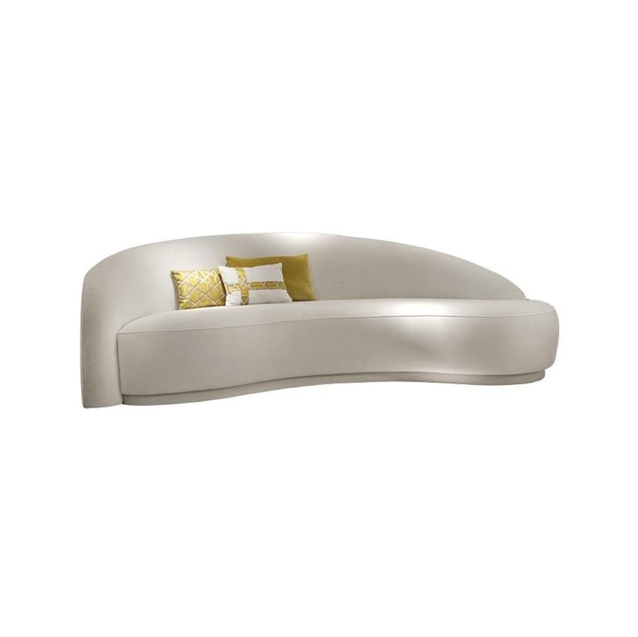 Contemporary Italian Crafted Sofa, Curved Shape in COM In New Condition In New York, NY