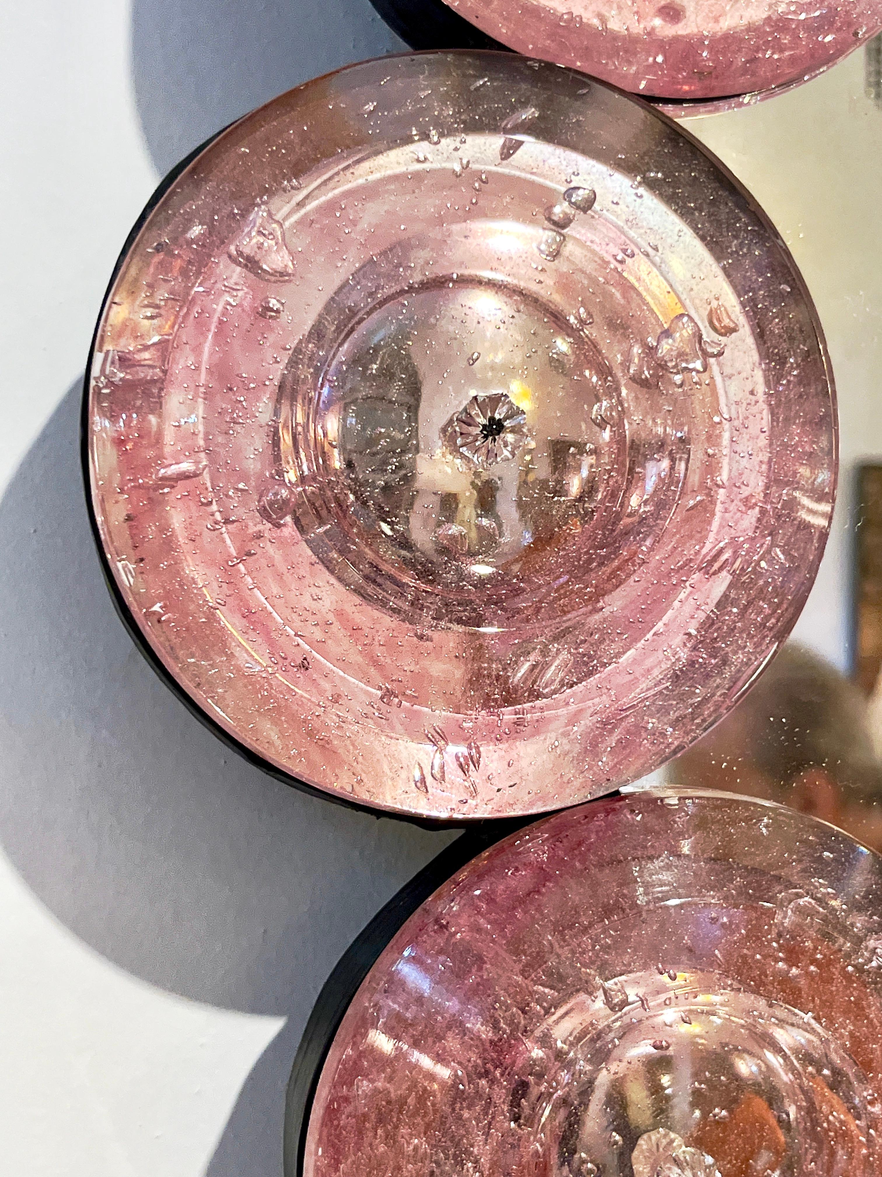 Fait main Contemporary Italian Custom Blush Pink Murano Glass Disc Modern Oval Mirror (Miroir ovale contemporain en verre de Murano) en vente