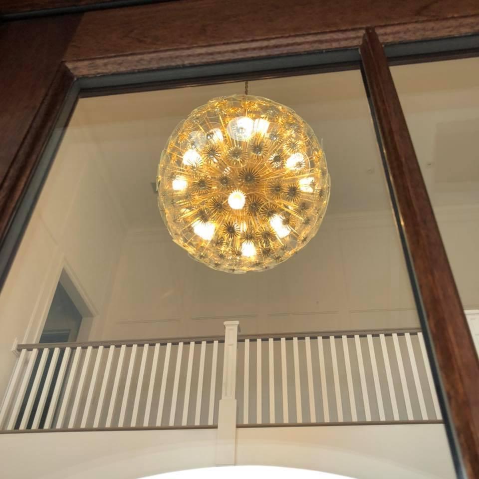 Contemporary Italian Custom Brass and Glass Flower Organic Sputnik Chandelier In New Condition For Sale In New York, NY
