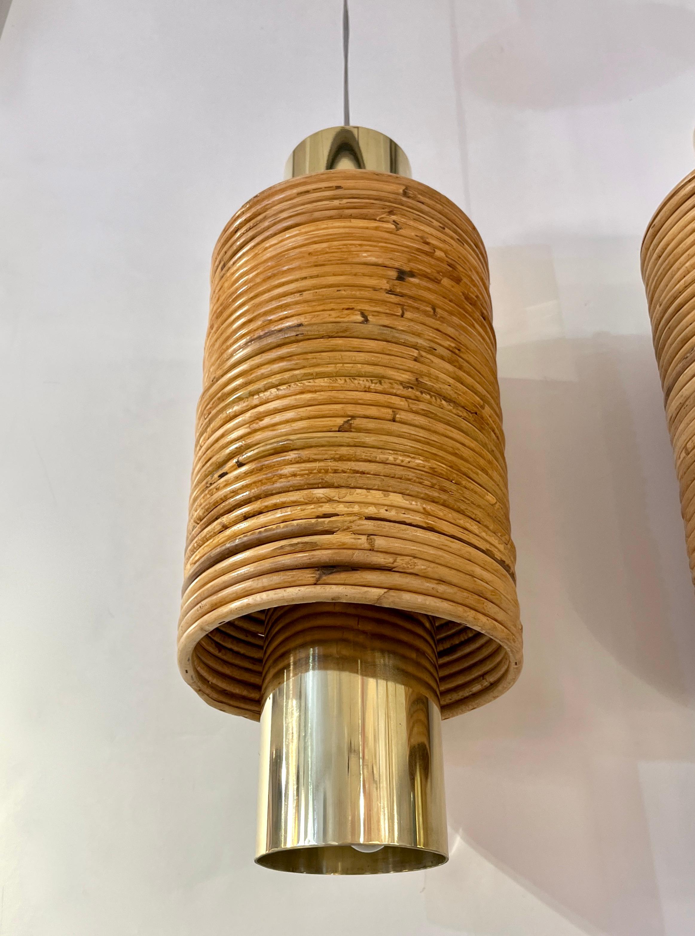 Mid-Century Modern Contemporary Italian Customizable Circular Rattan Brass Pendant/Chandelier For Sale